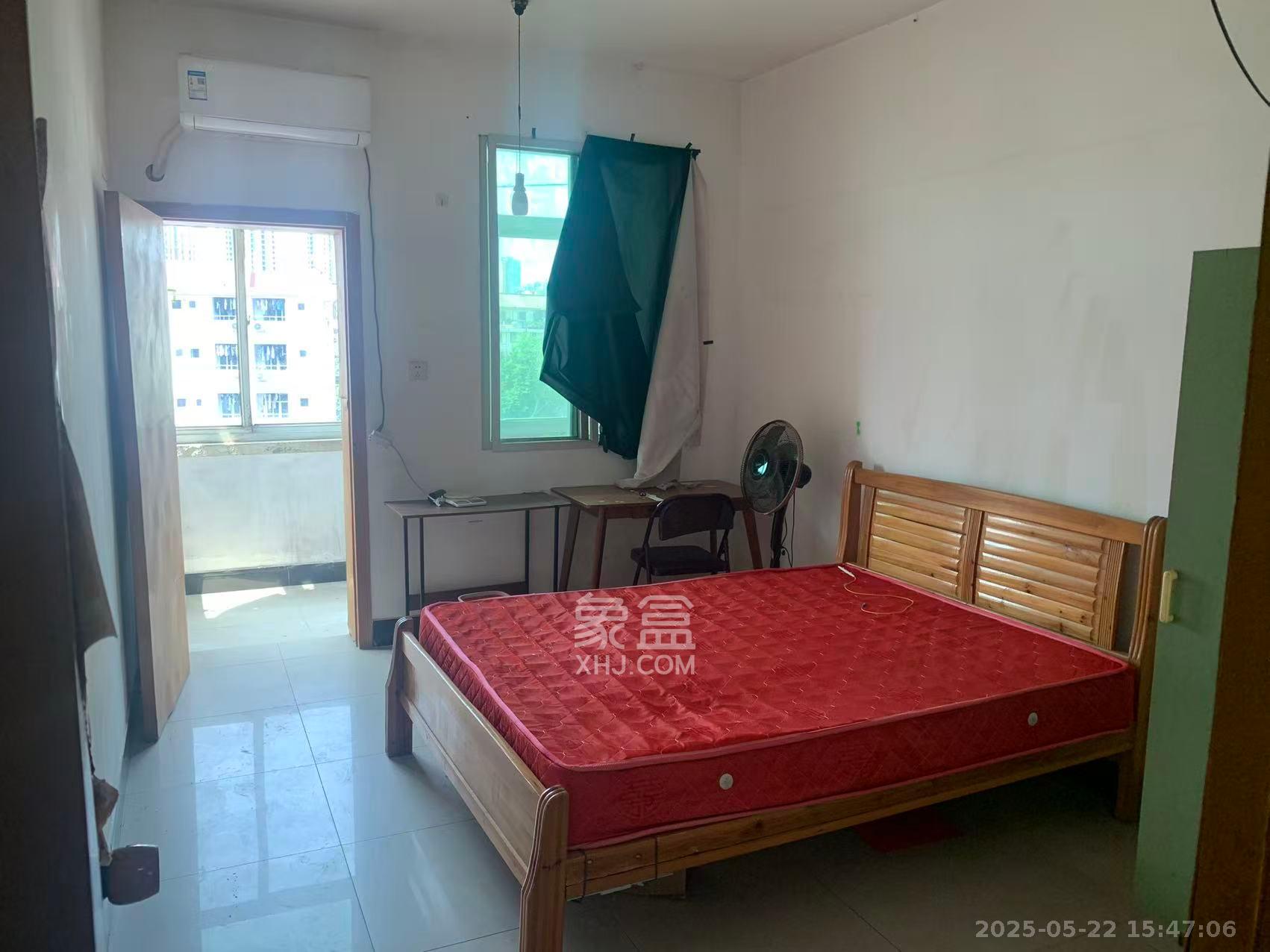 望岳村 2室1厅1卫 1200.0元/月 望岳村 2室1厅1卫 1200.0元/月室内图