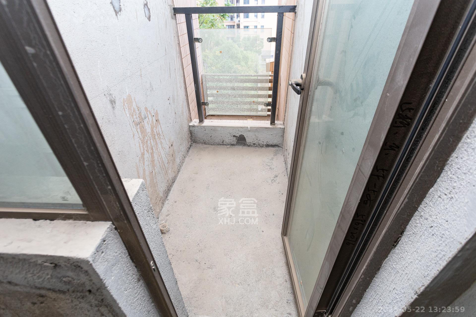 润和又一城  3室2厅2卫   78.80万阳台