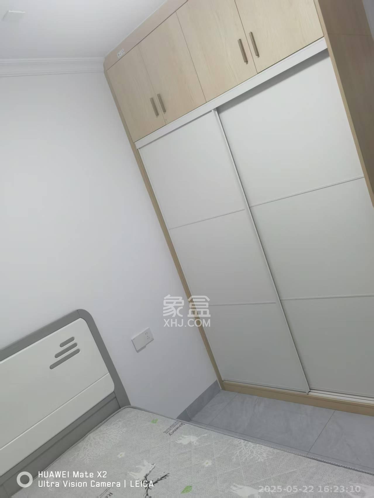 桃花嘉园  3室2厅2卫   2500.00元/月室内图