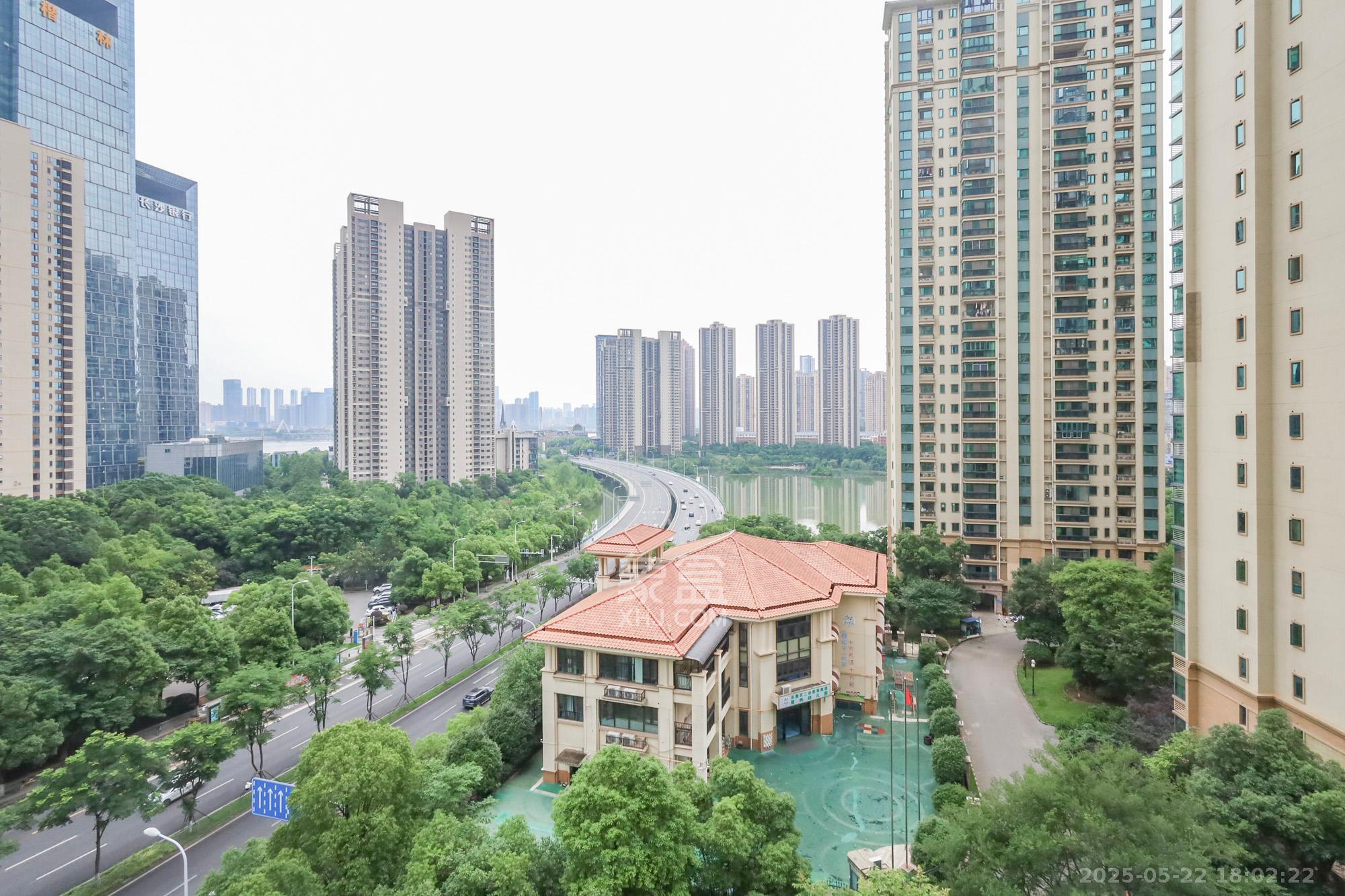 恒大御景湾  3室2厅1卫   155.00万其他