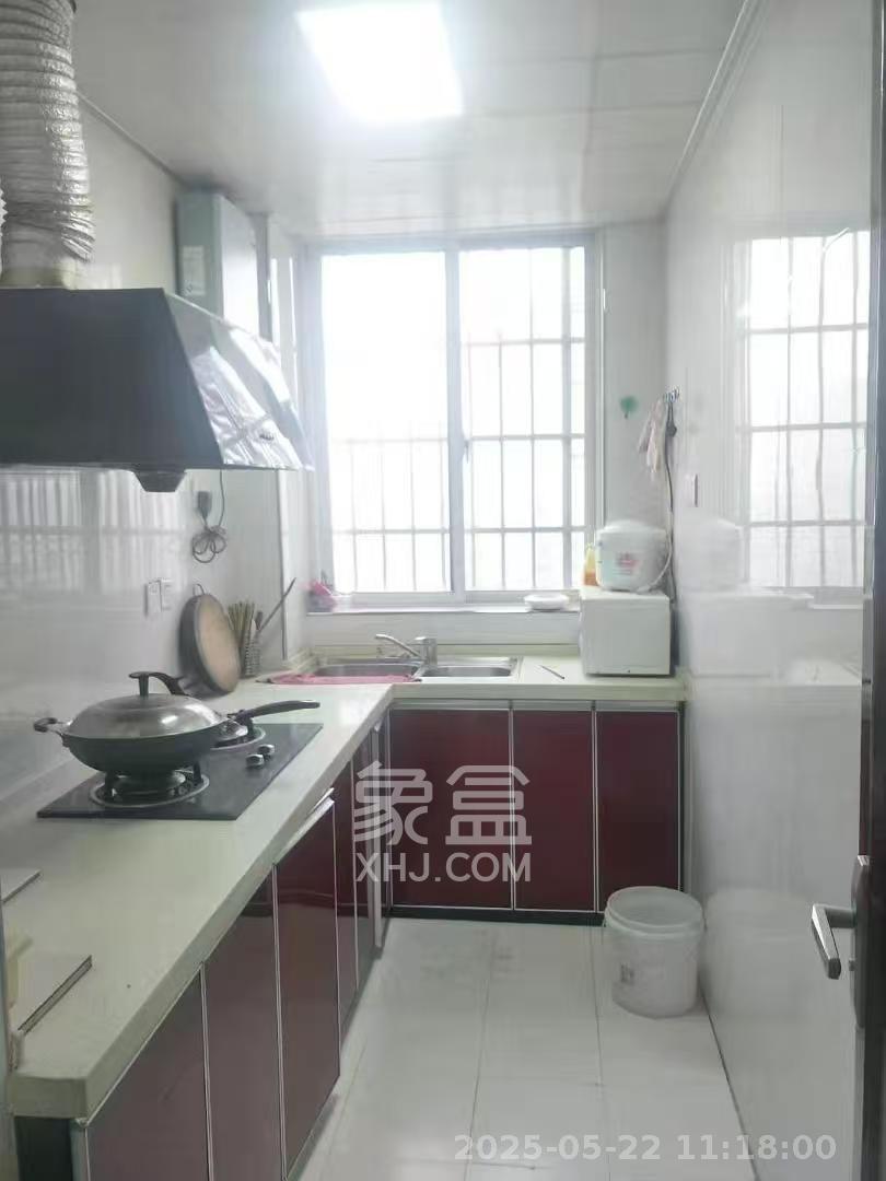 城市山水豪园(山水城市风景)  3室2厅2卫    2500.0元/月 城市山水豪园(山水城市风景)  3室2厅2卫    2500.0元/月室内图