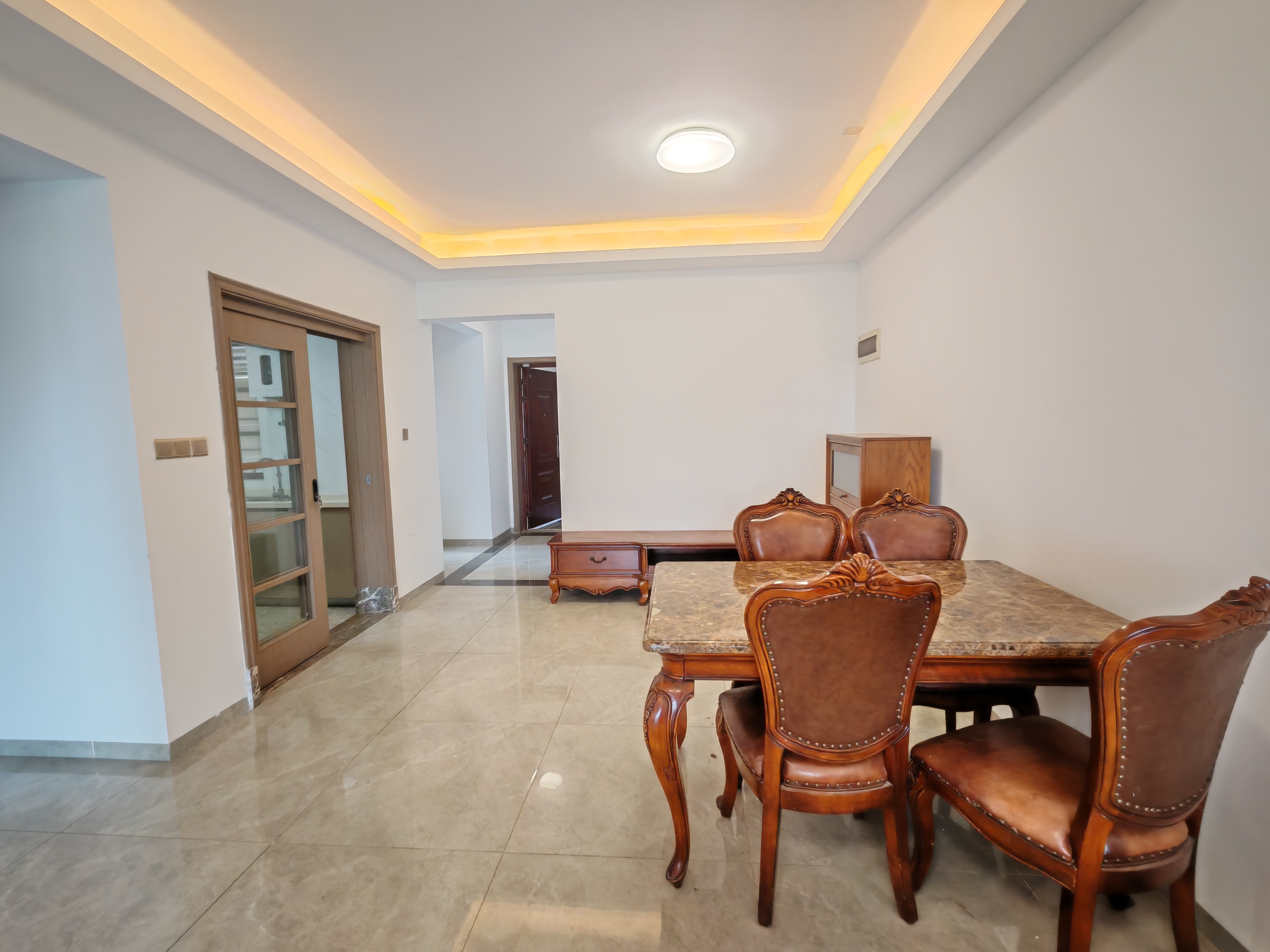 金岛国际 3室2厅2卫 3000.0元/月 金岛国际 3室2厅2卫 3000.0元/月室内图