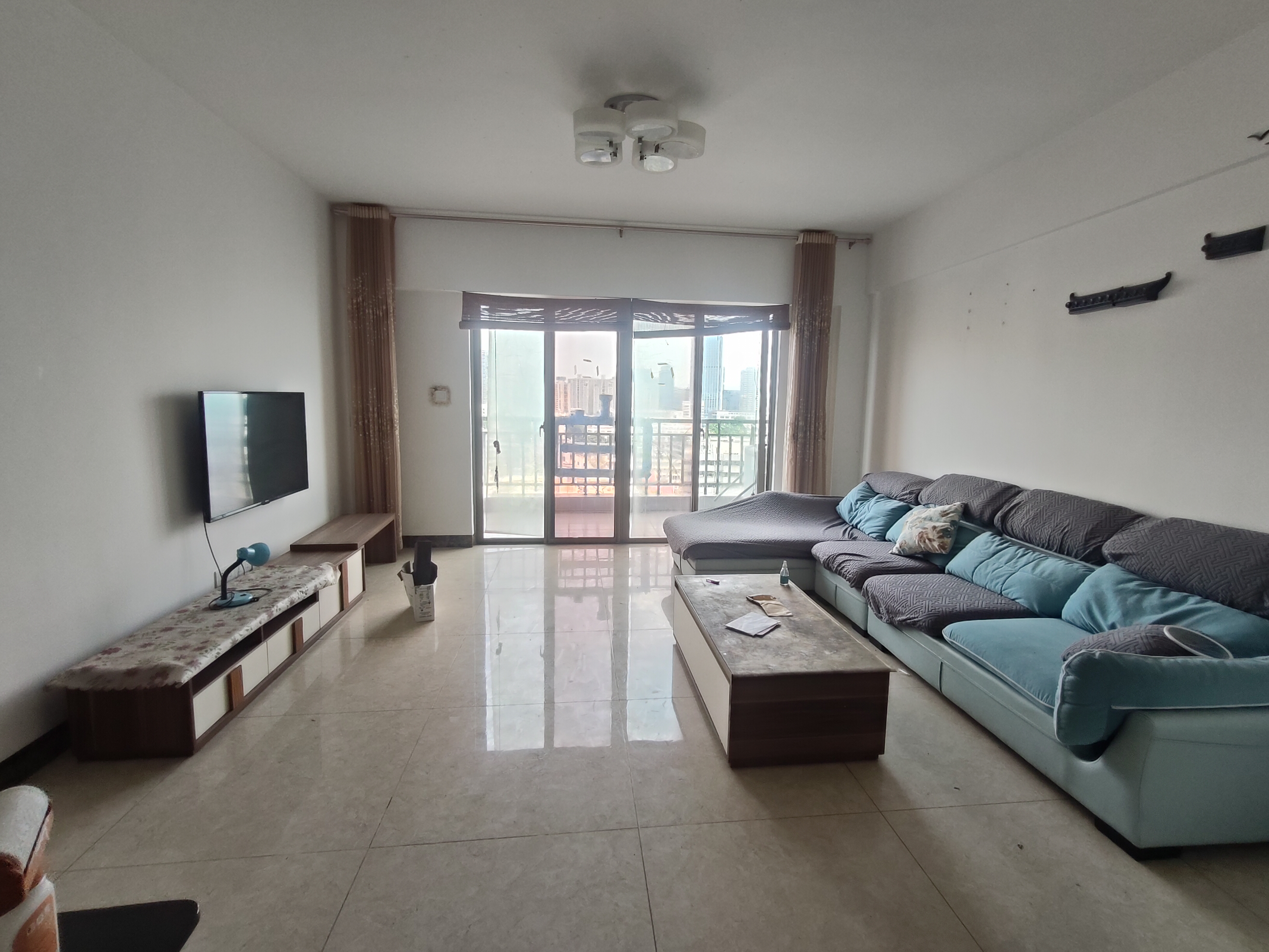 世代雅居 3室2厅2卫 185.0万 世代雅居 3室2厅2卫 185.0万客厅