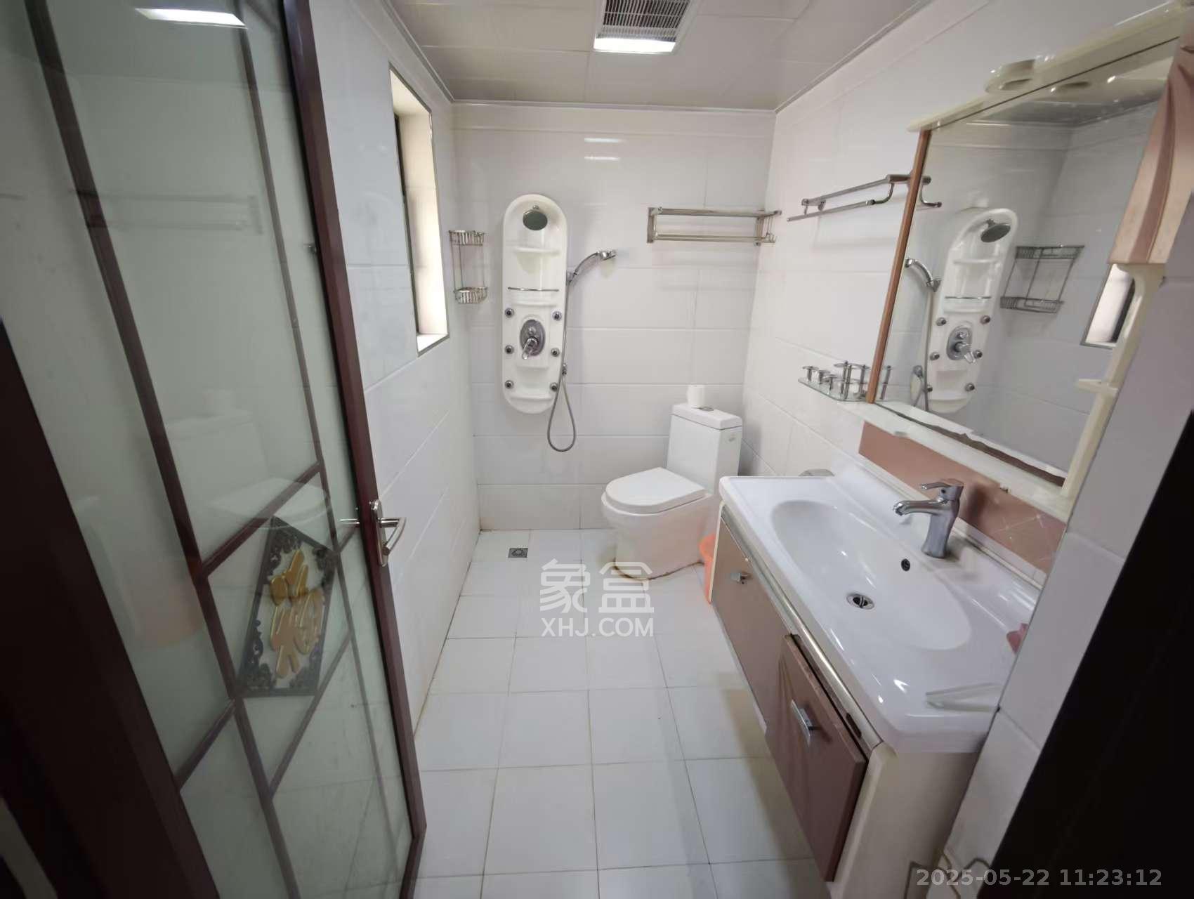 山水嘉园 4室2厅2卫 2300.0元/月 山水嘉园 4室2厅2卫 2300.0元/月室内图