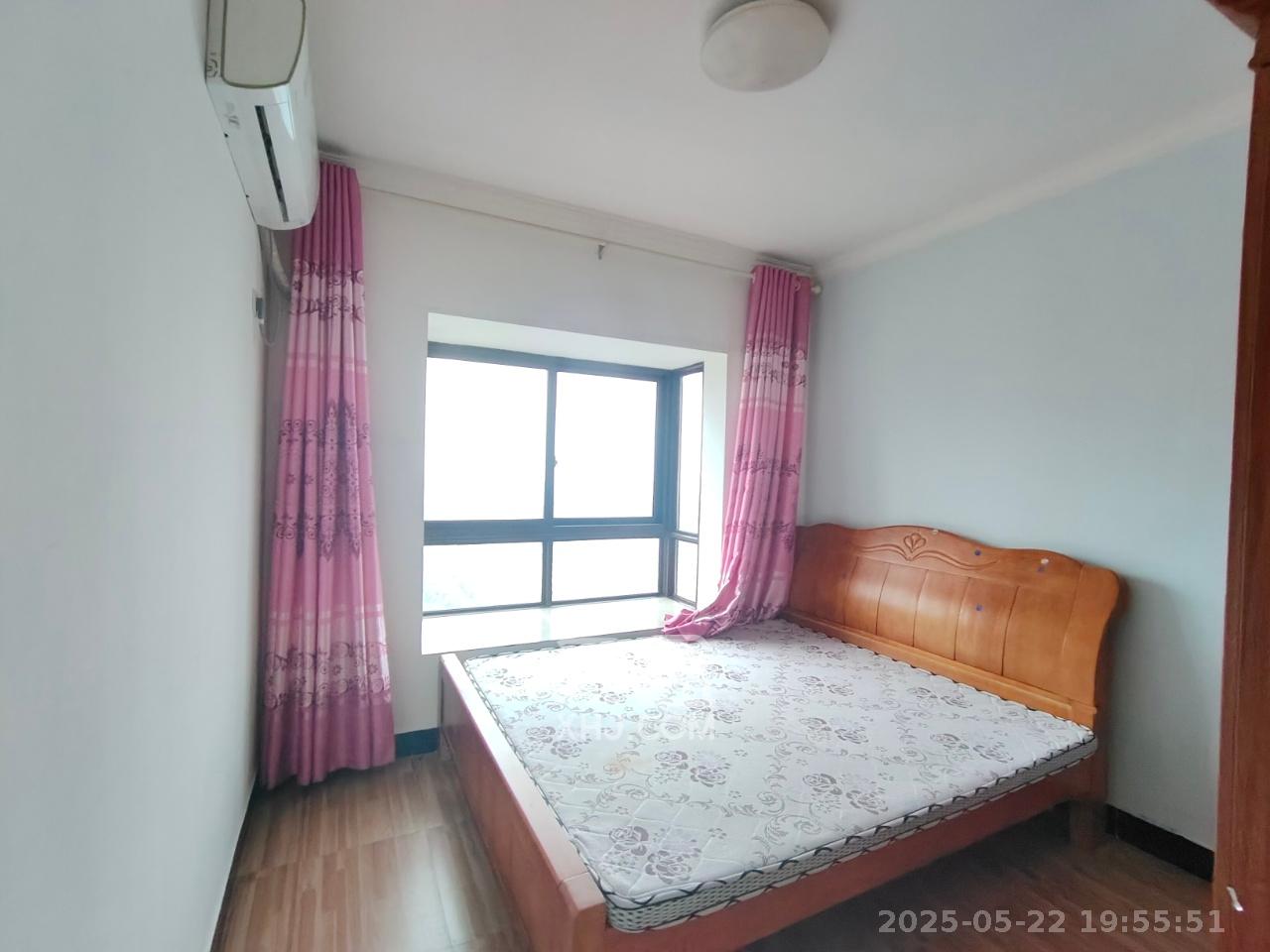 东方美地  3室2厅2卫   2399.00元/月室内图