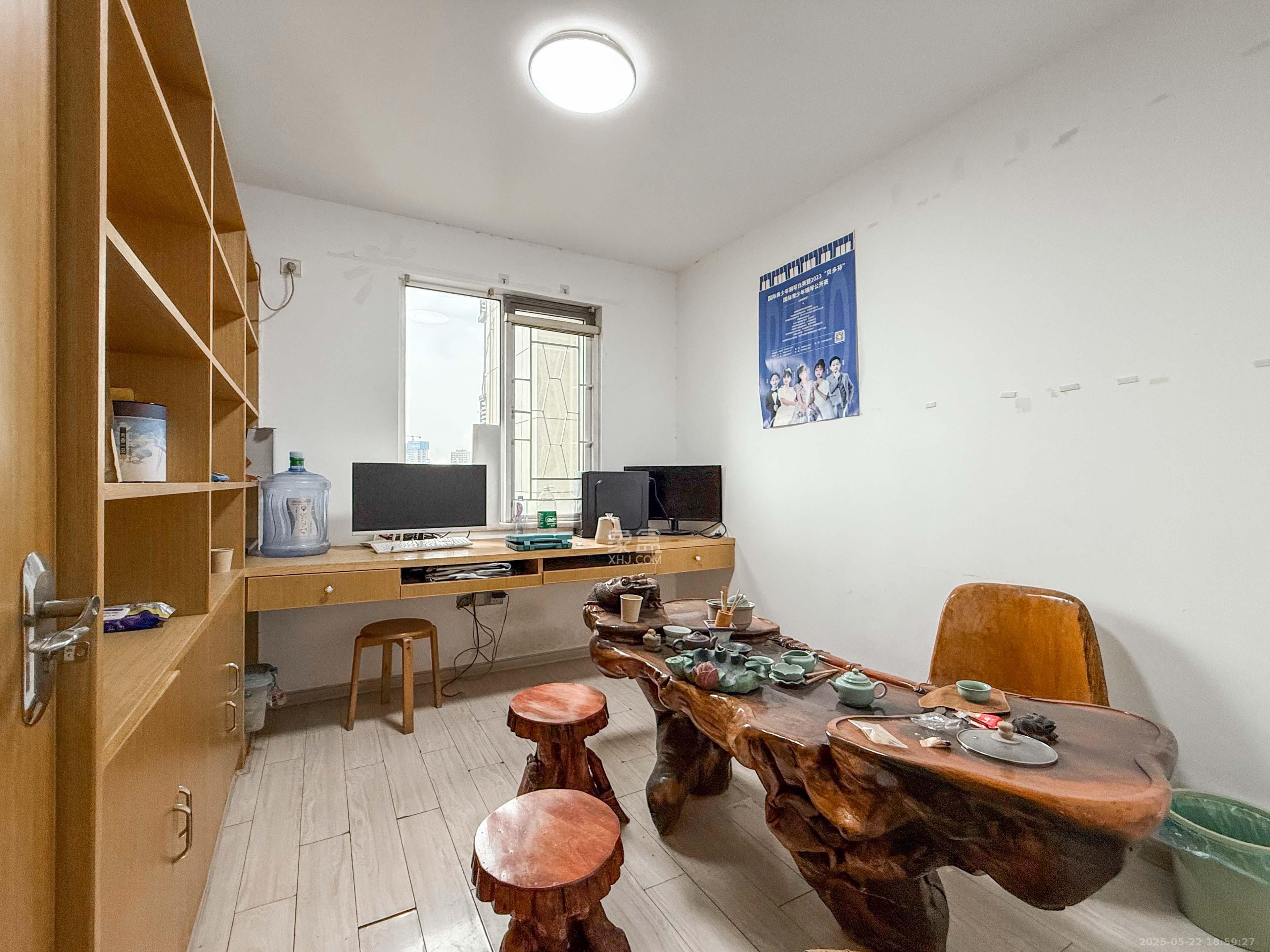 湘麓国际 4室2厅2卫 130.0万 湘麓国际 4室2厅2卫 130.0万卧室