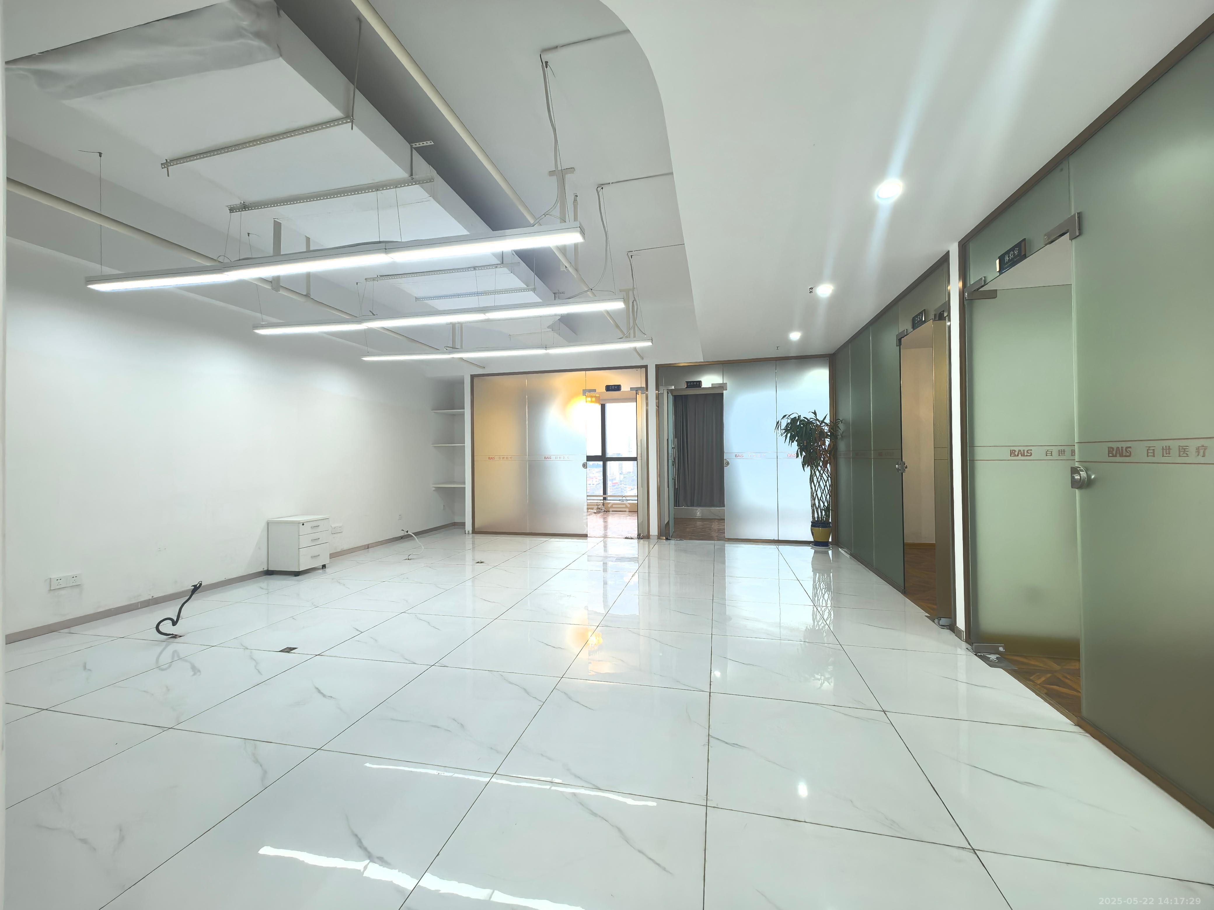 绿地中心   180.0㎡     10000.00元/月室内图