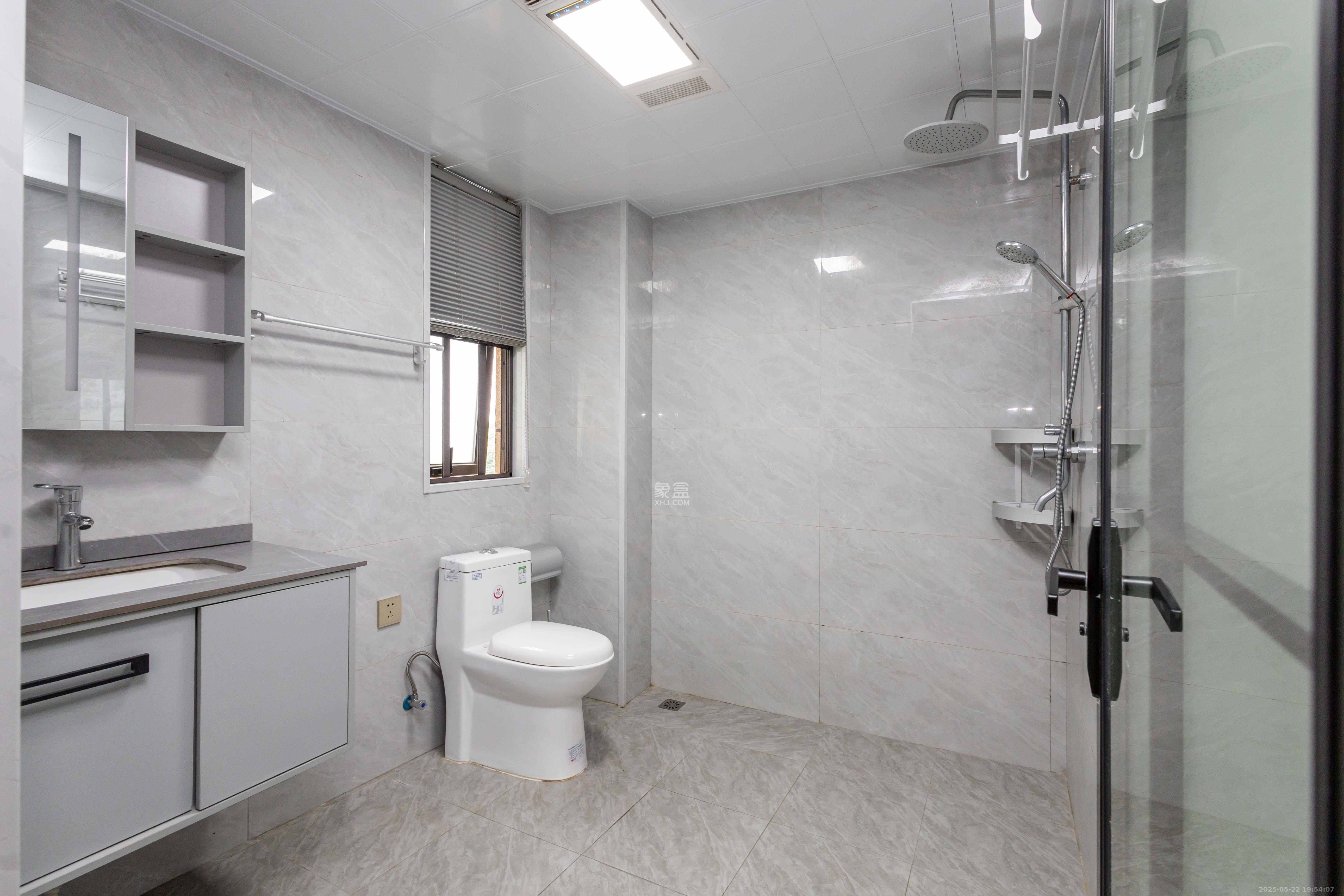 湘域芯城一期 3室2厅2卫 112.0万 湘域芯城一期 3室2厅2卫 112.0万卫生间