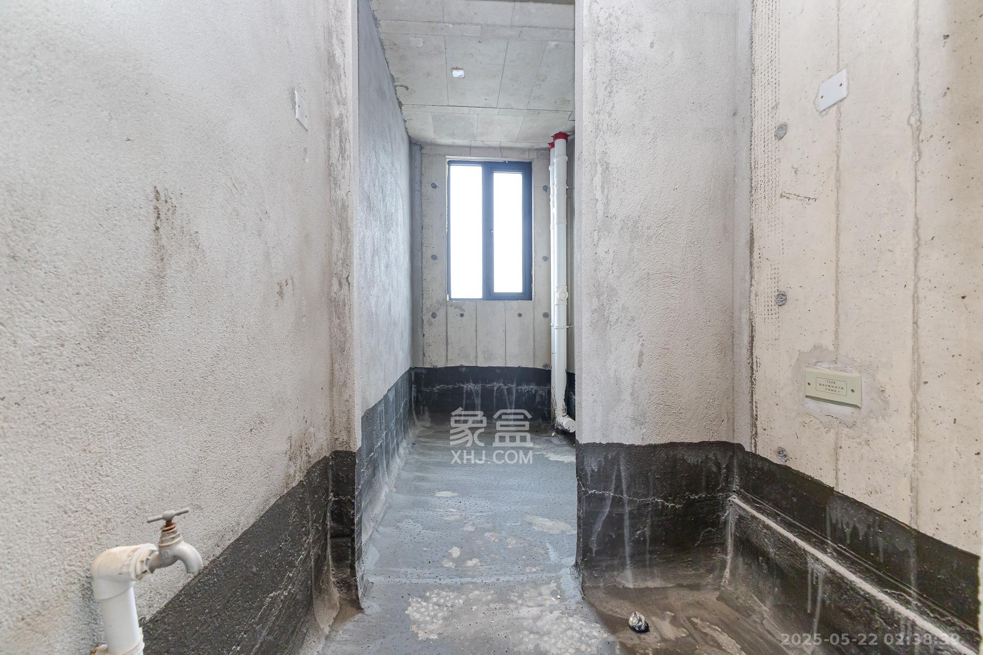 滨江学府  4室2厅2卫    150.0万 滨江学府  4室2厅2卫    150.0万卫生间