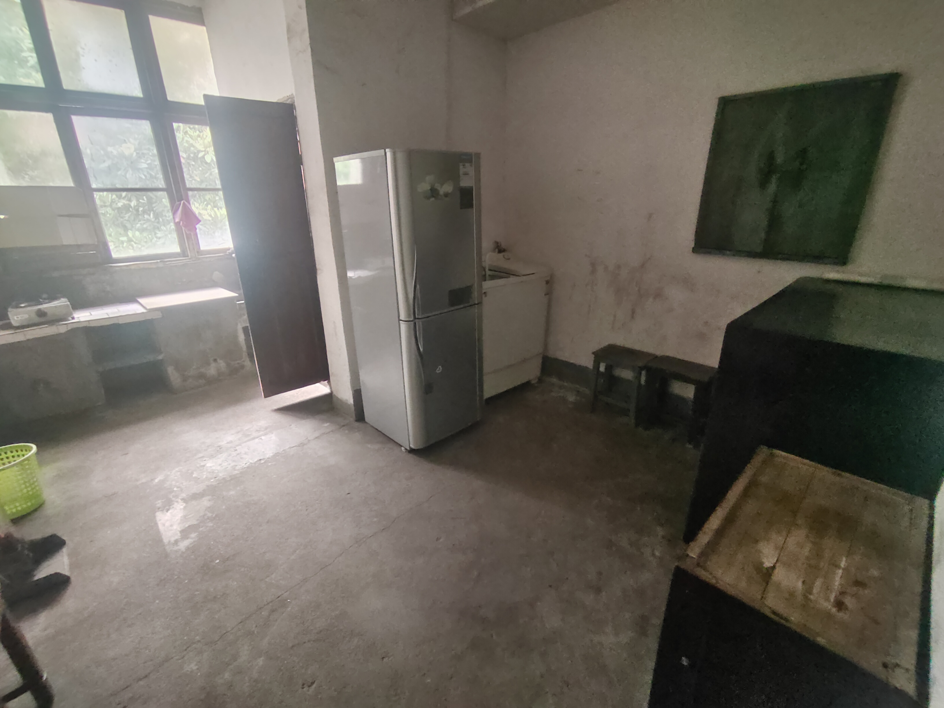 娄底技师学院家属院 4室1厅1卫 600.0元/月 娄底技师学院家属院 4室1厅1卫 600.0元/月室内图