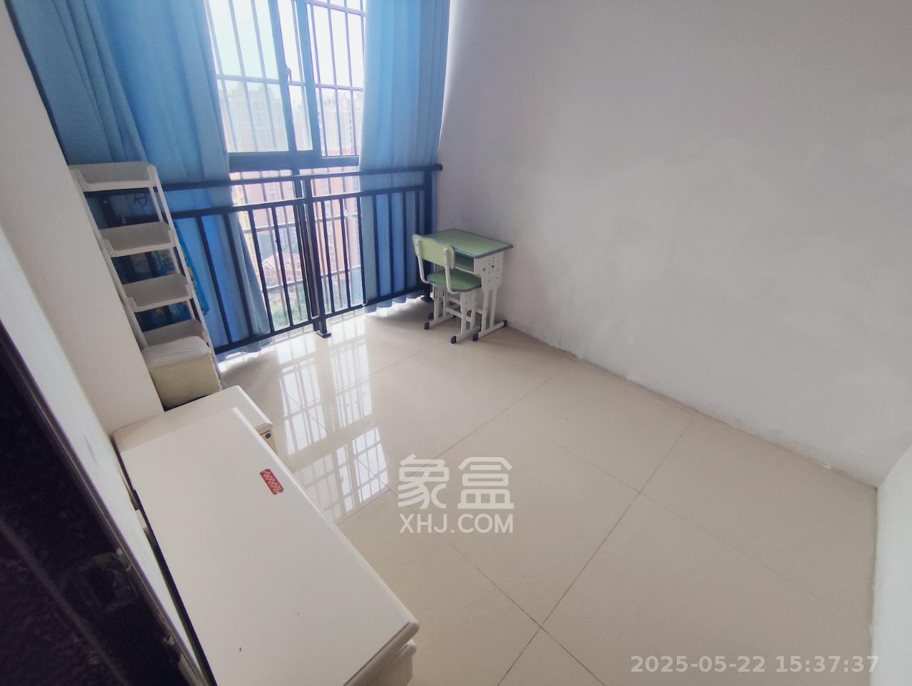 三景华御  3室2厅1卫   1600.00元/月室内图