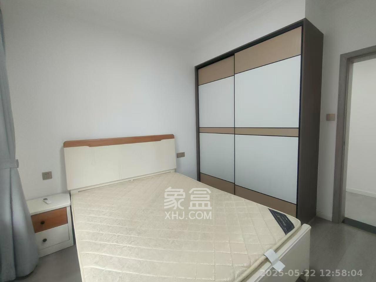绿地之窗  4室2厅2卫   3500.00元/月室内图