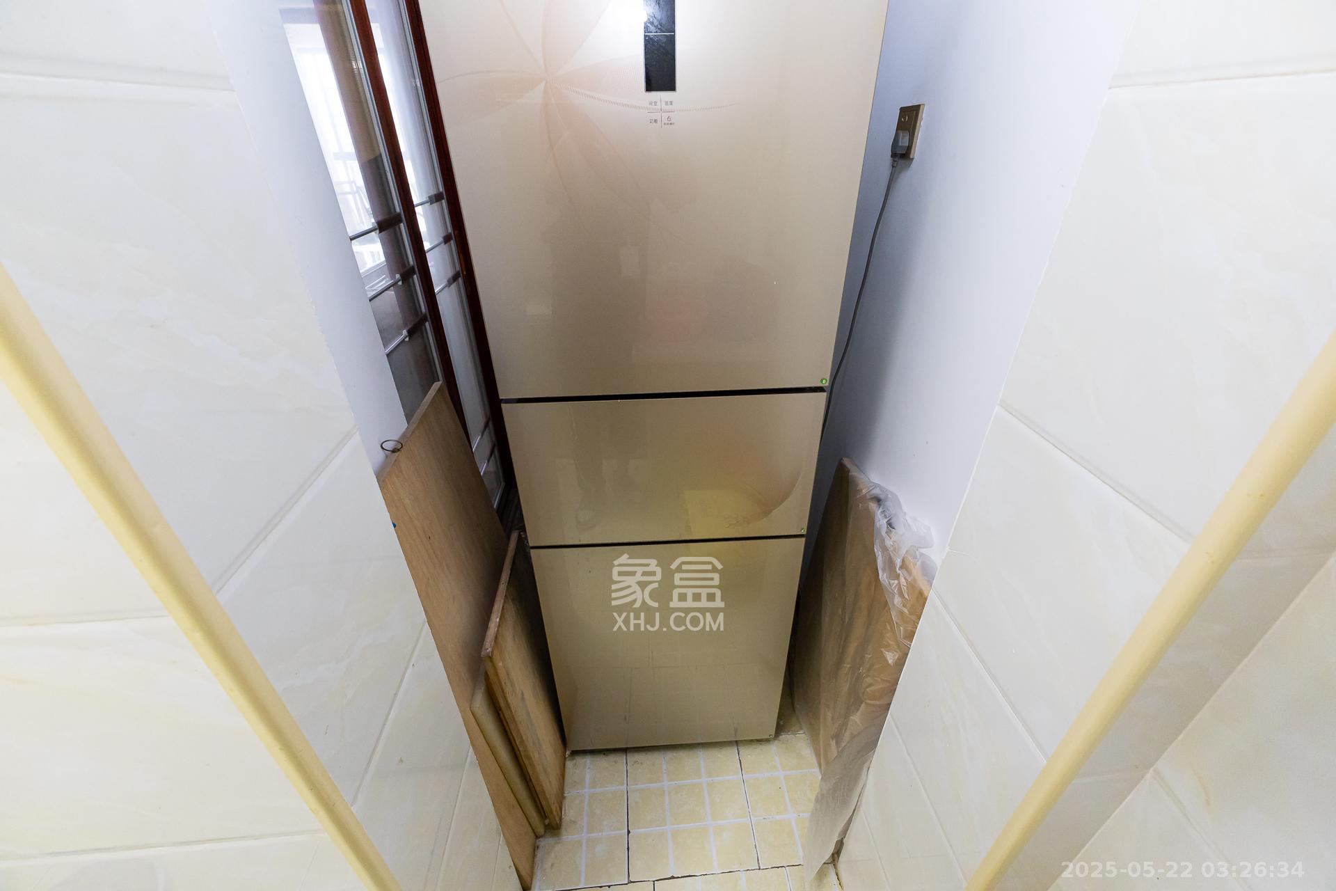 明发国际城  2室2厅1卫    68.0万 明发国际城  2室2厅1卫    68.0万阳台