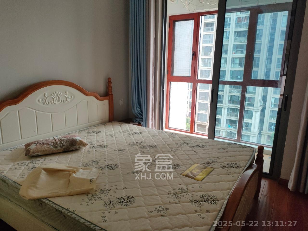 八方小区B区  3室2厅2卫   5800.00元/月室内图