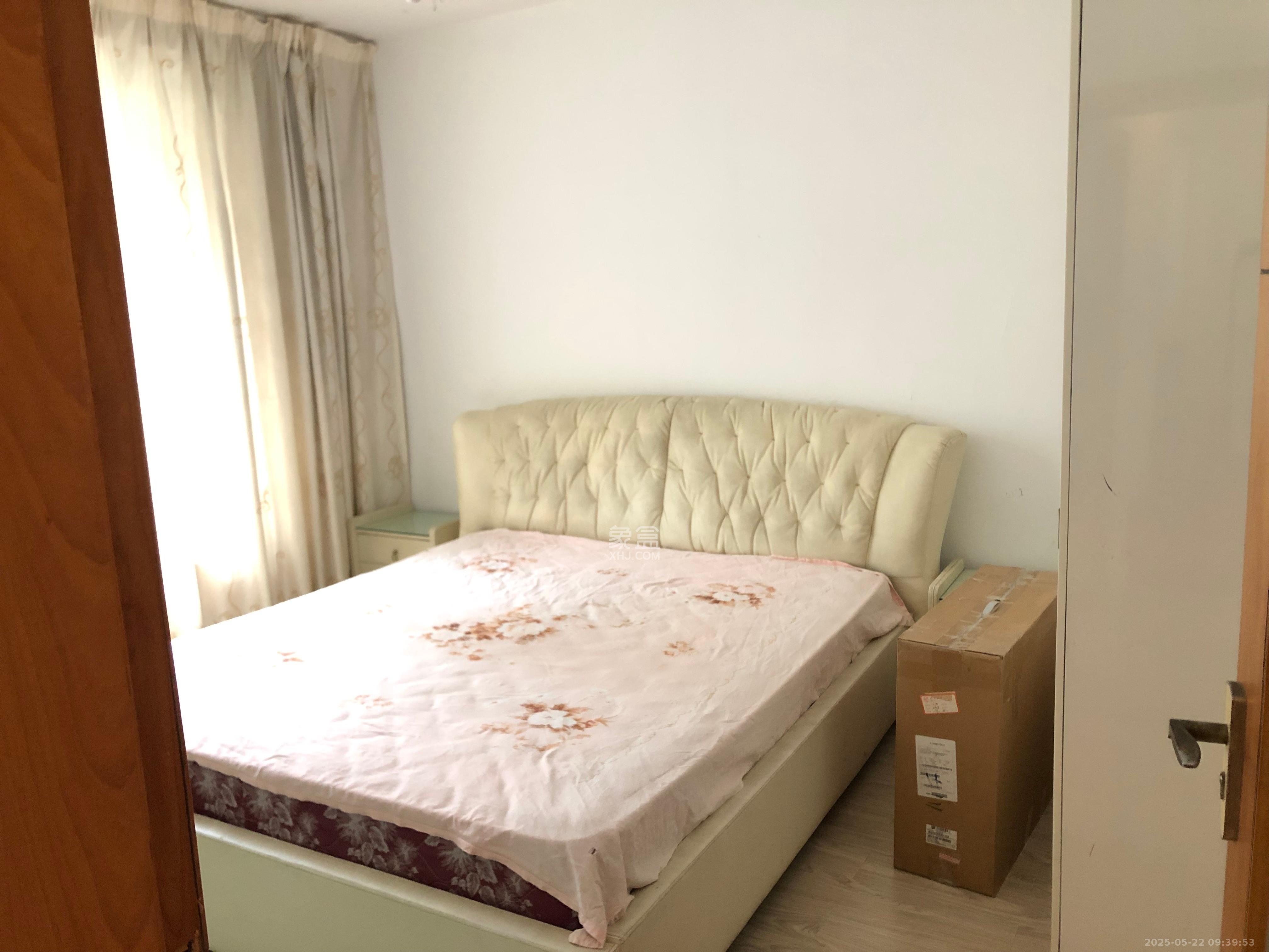 东方新城  3室1厅1卫   2600.00元/月室内图