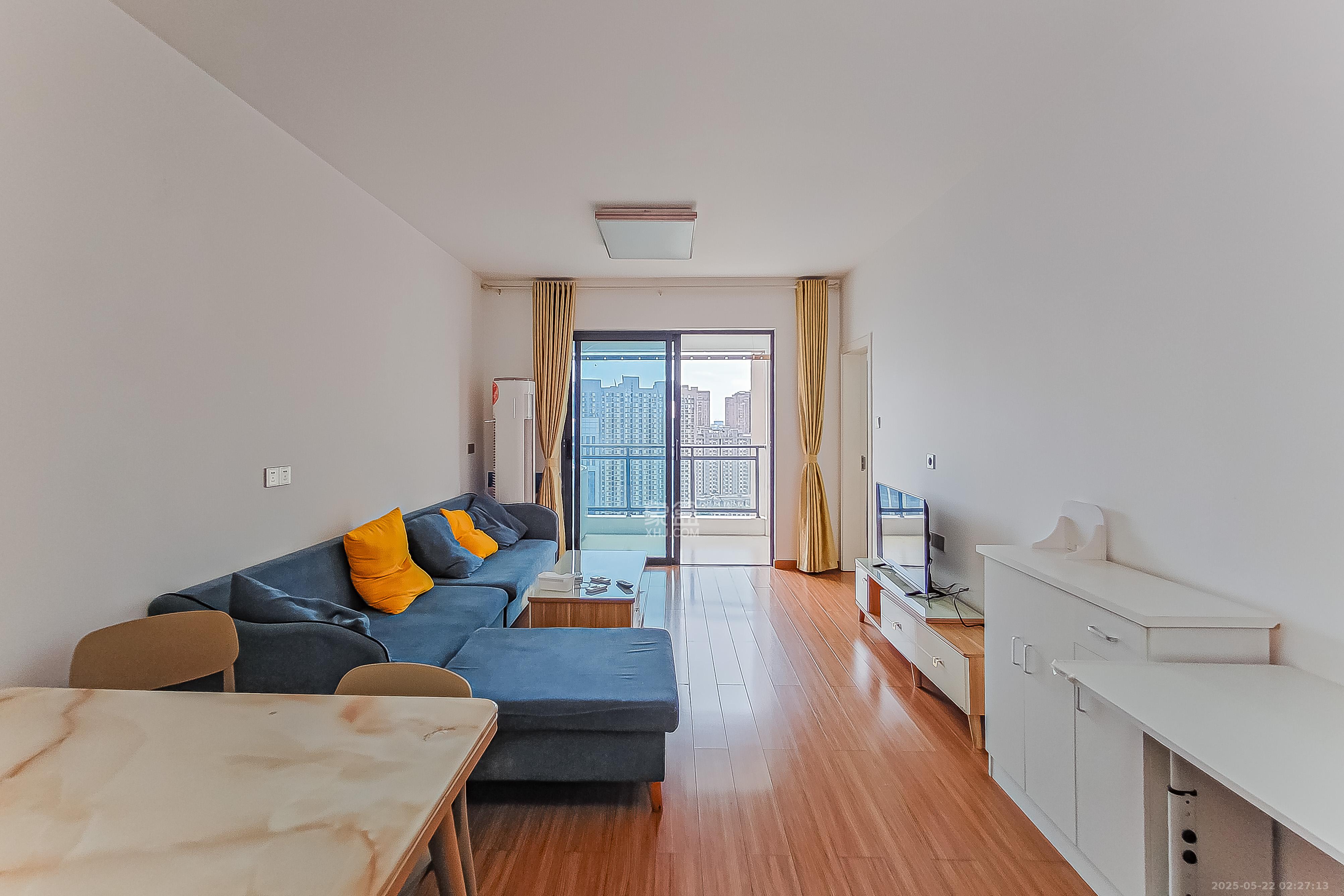 建发中央公园（建发美地）  3室2厅2卫    135.0万客厅