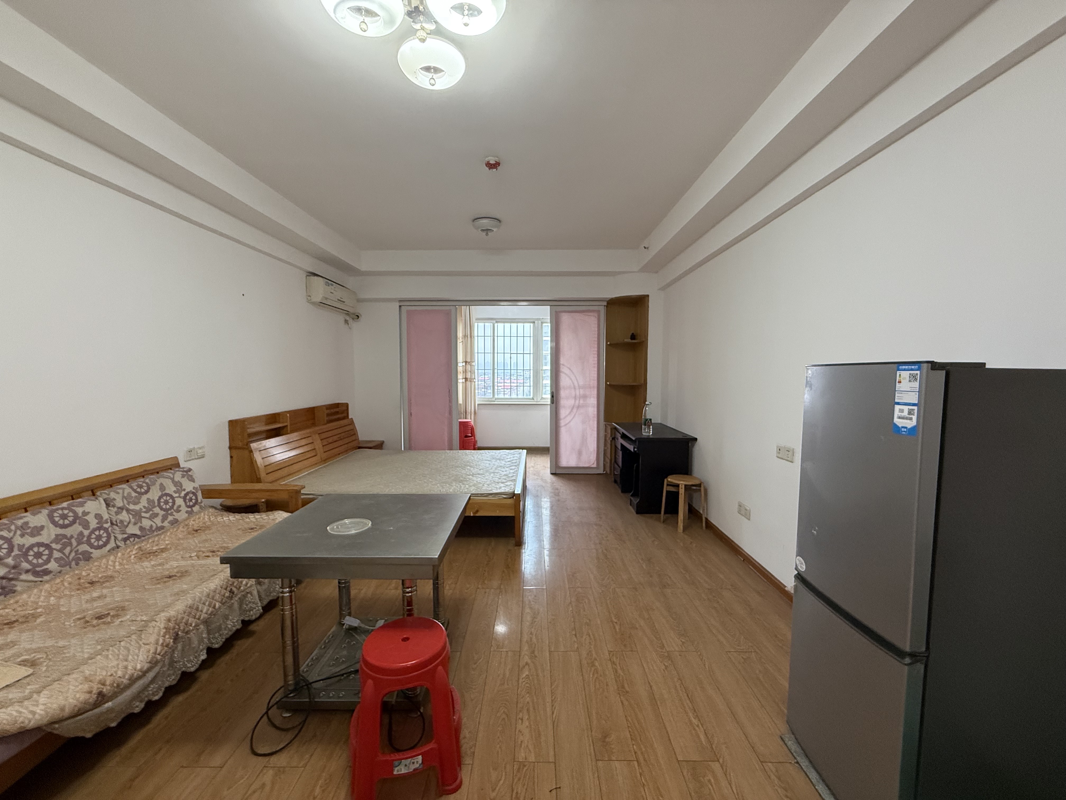 姑苏名园 1室1厅1卫 21.8万 姑苏名园 1室1厅1卫 21.8万客厅