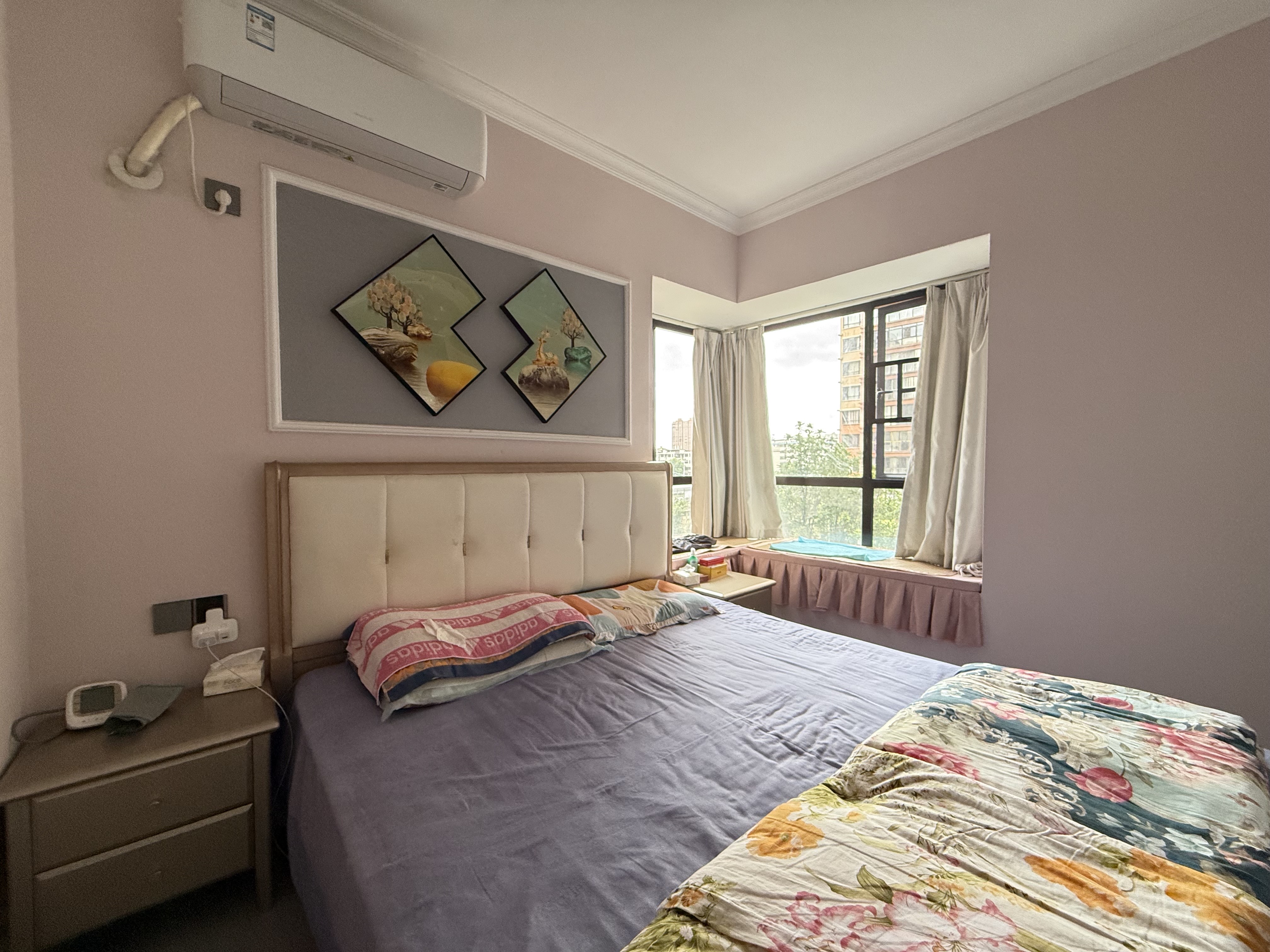 珠江云锦  2室2厅1卫    55.0万 珠江云锦  2室2厅1卫    55.0万客厅