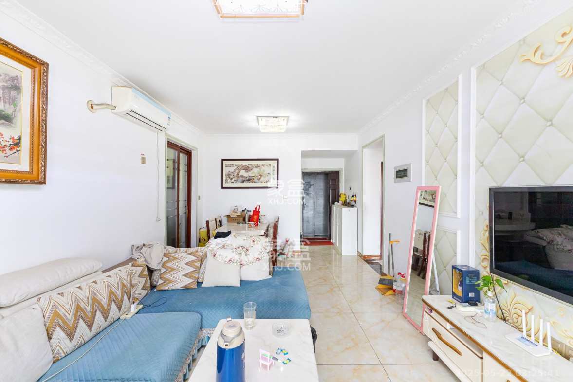 明发国际城  2室2厅1卫    68.0万 明发国际城  2室2厅1卫    68.0万客厅