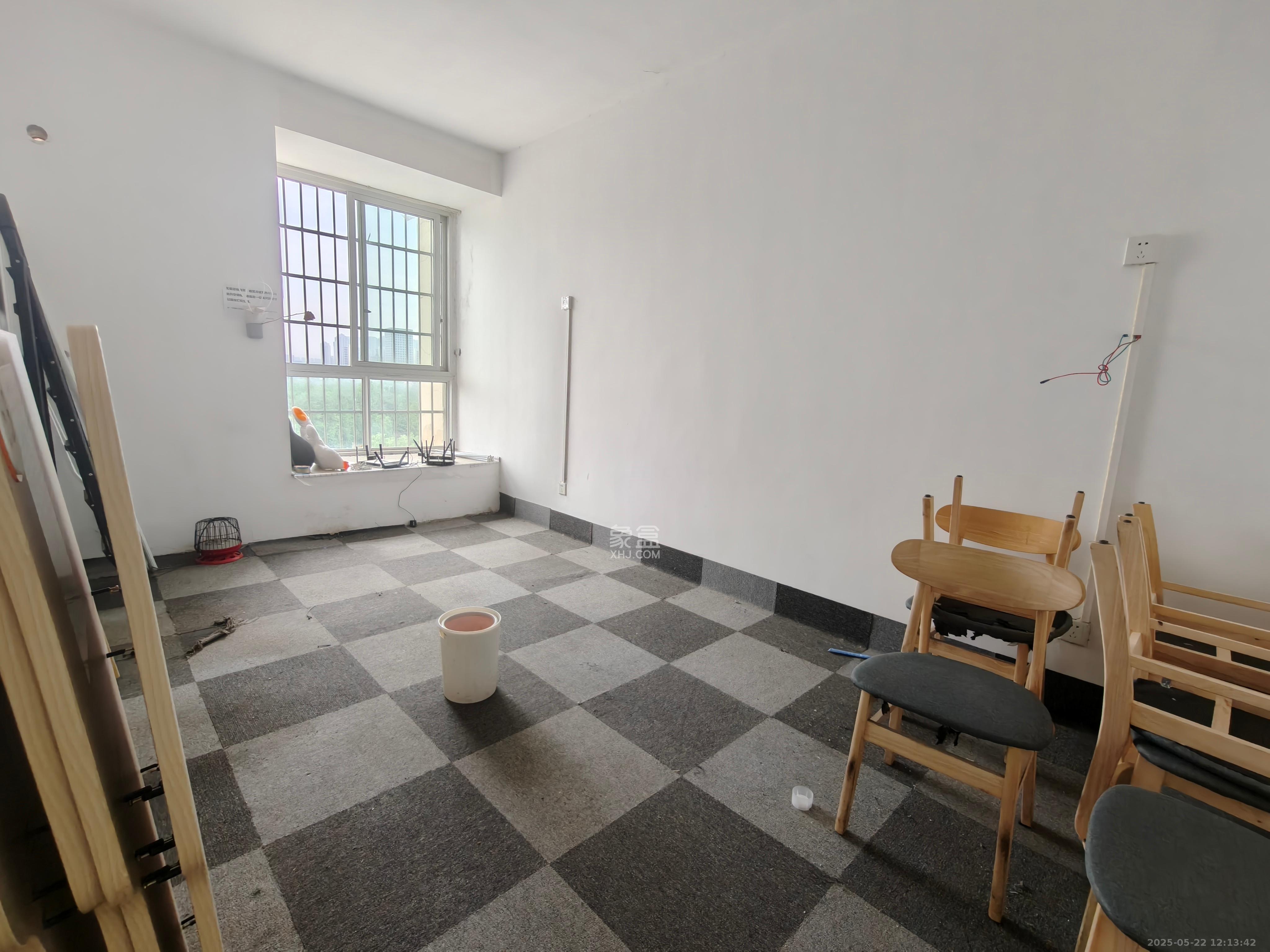 星城福邸(雄天朗郡)  4室2厅2卫    2000.0元/月 星城福邸(雄天朗郡)  4室2厅2卫    2000.0元/月室内图