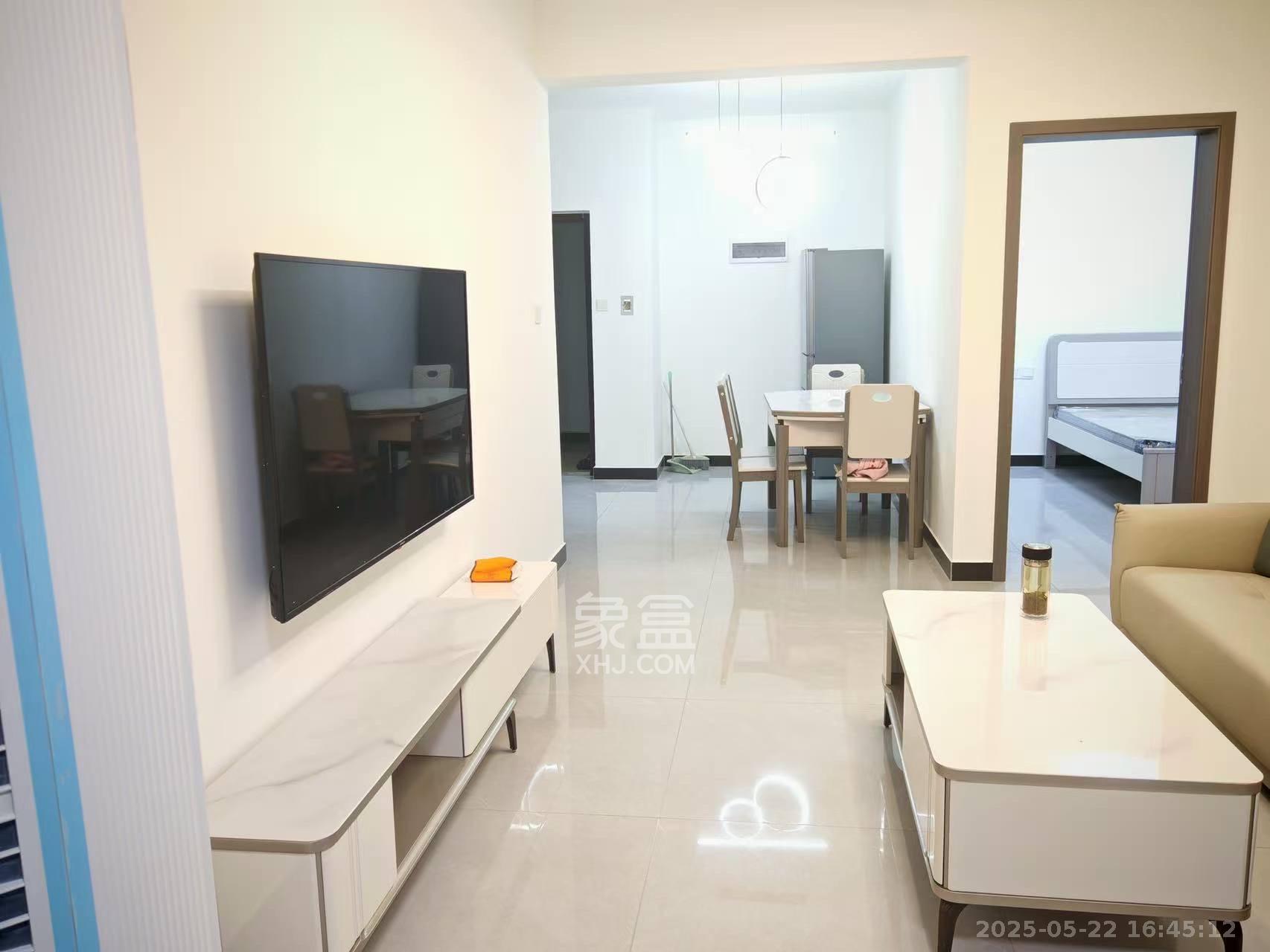 山水新城  2室2厅1卫    2000.0元/月室内图