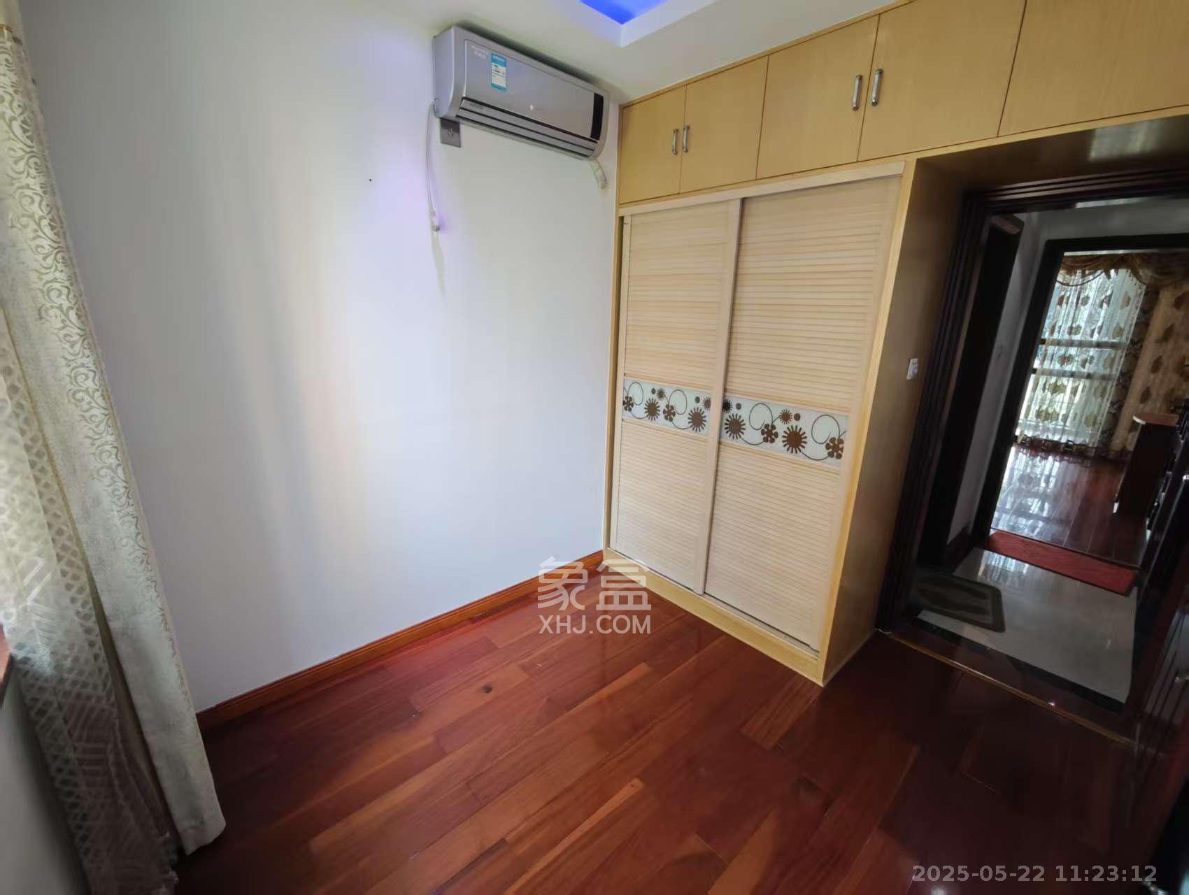 山水嘉园 4室2厅2卫 2300.0元/月 山水嘉园 4室2厅2卫 2300.0元/月室内图