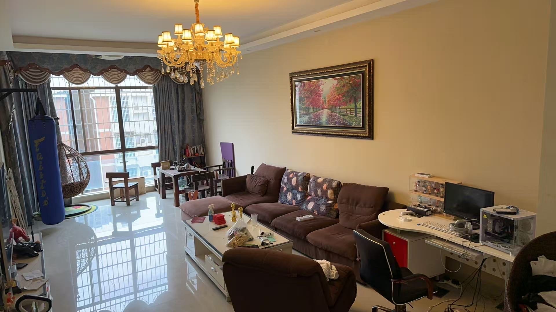 区检察院家属房 4室2厅2卫 59.8万 区检察院家属房 4室2厅2卫 59.8万客厅