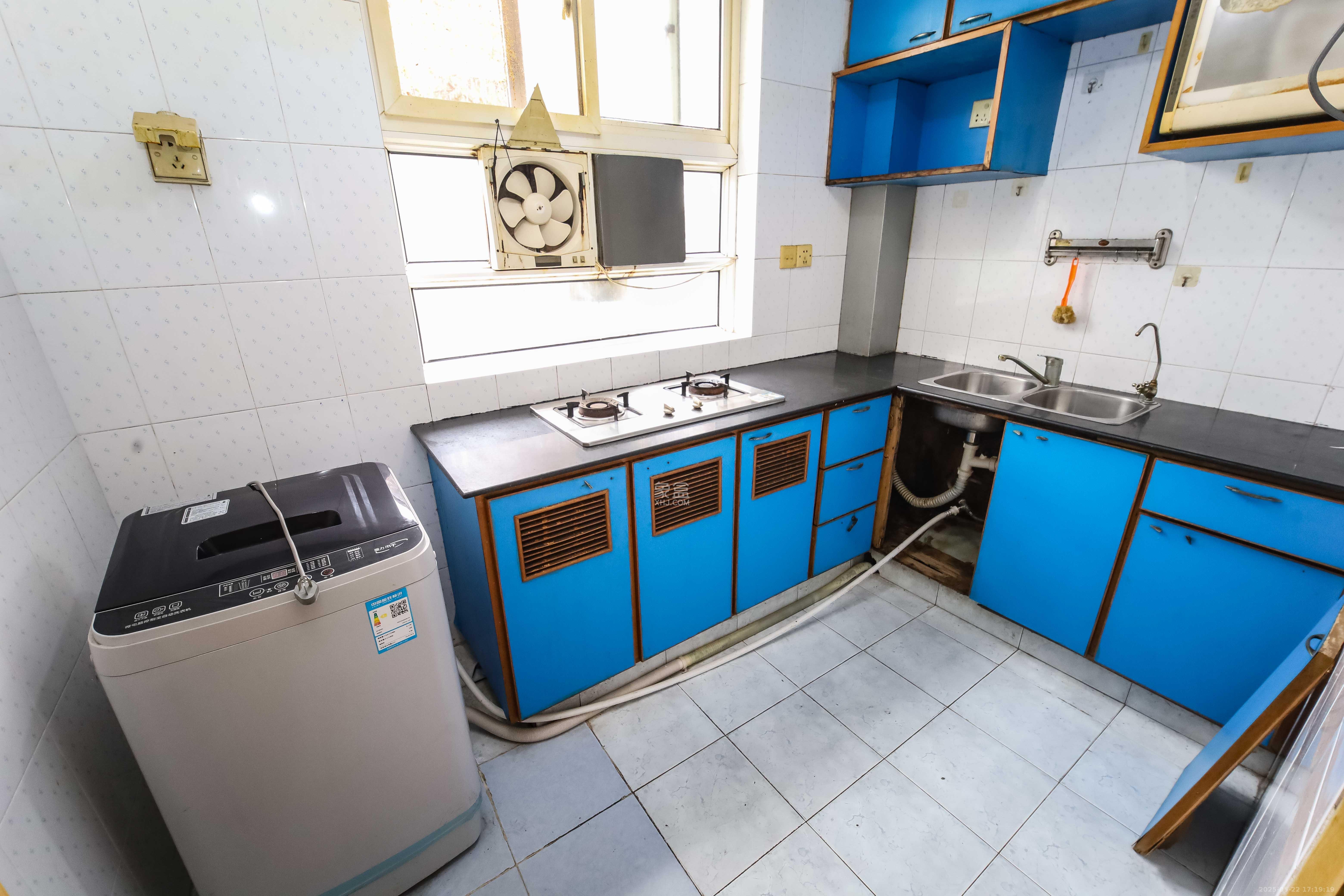 德政园  3室2厅1卫    54.0万 德政园  3室2厅1卫    54.0万厨房