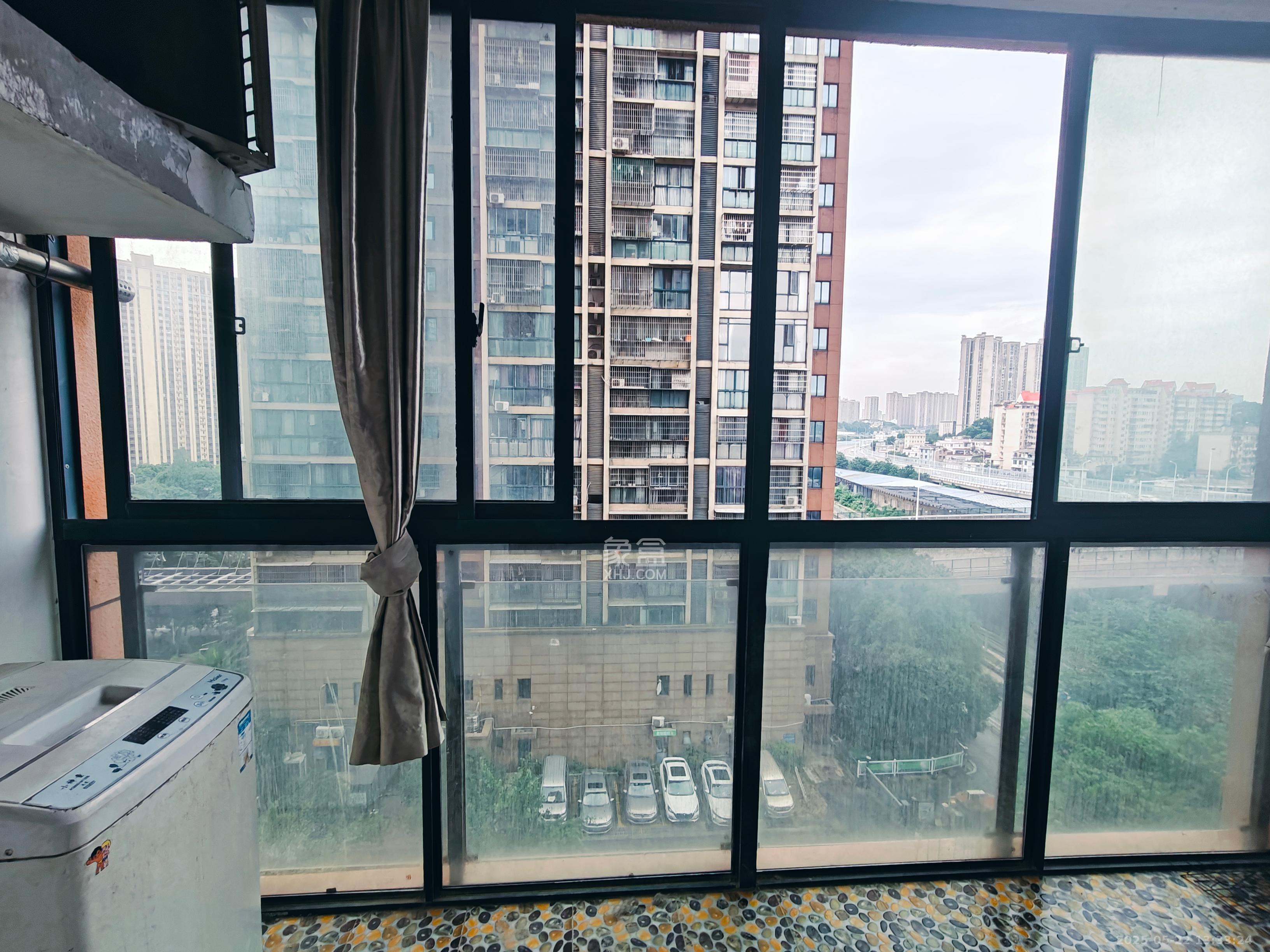 尊邸华庭 1室1厅1卫 1200.0元/月 尊邸华庭 1室1厅1卫 1200.0元/月室内图