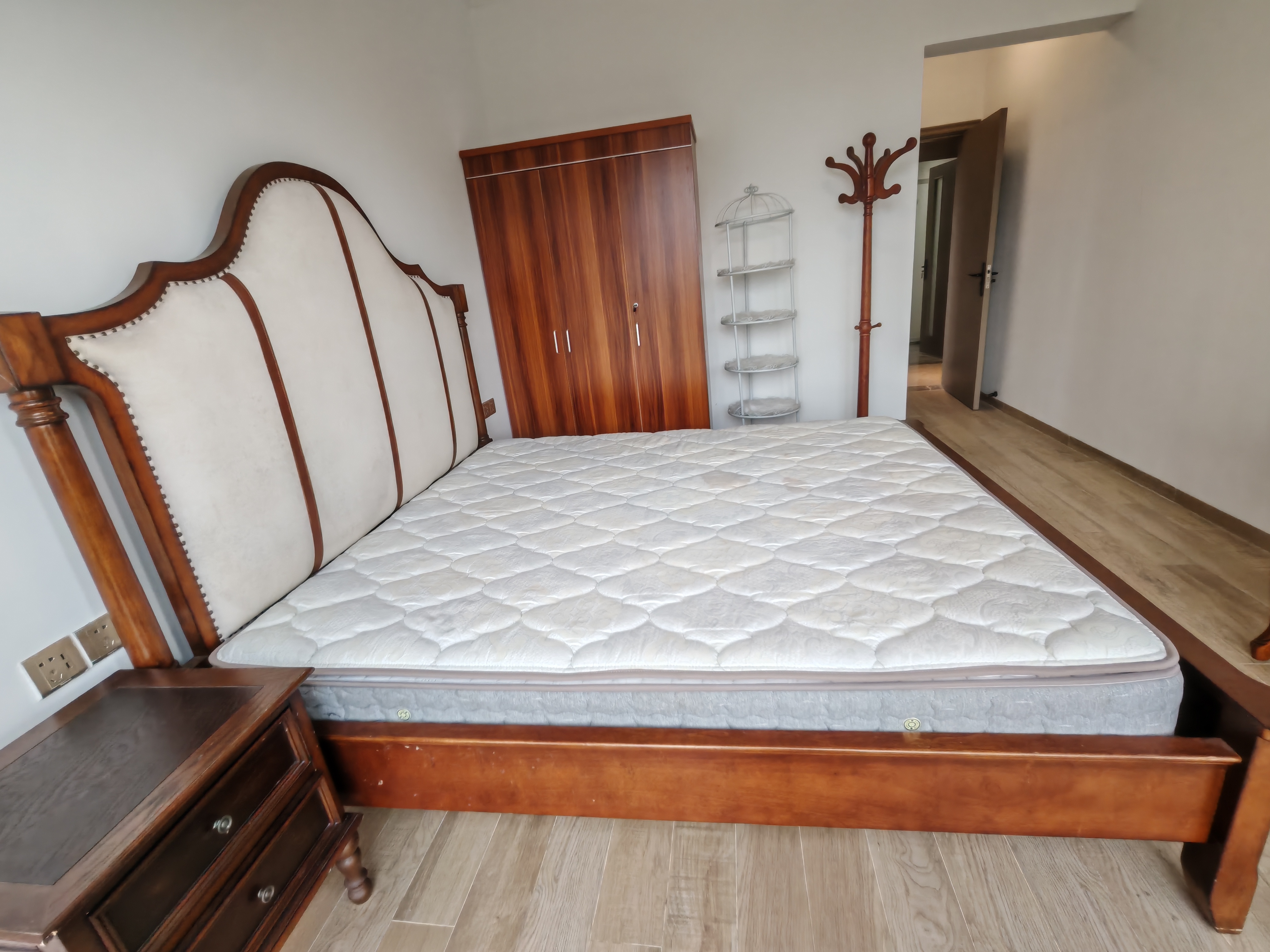 金岛国际 3室2厅2卫 3000.0元/月 金岛国际 3室2厅2卫 3000.0元/月室内图