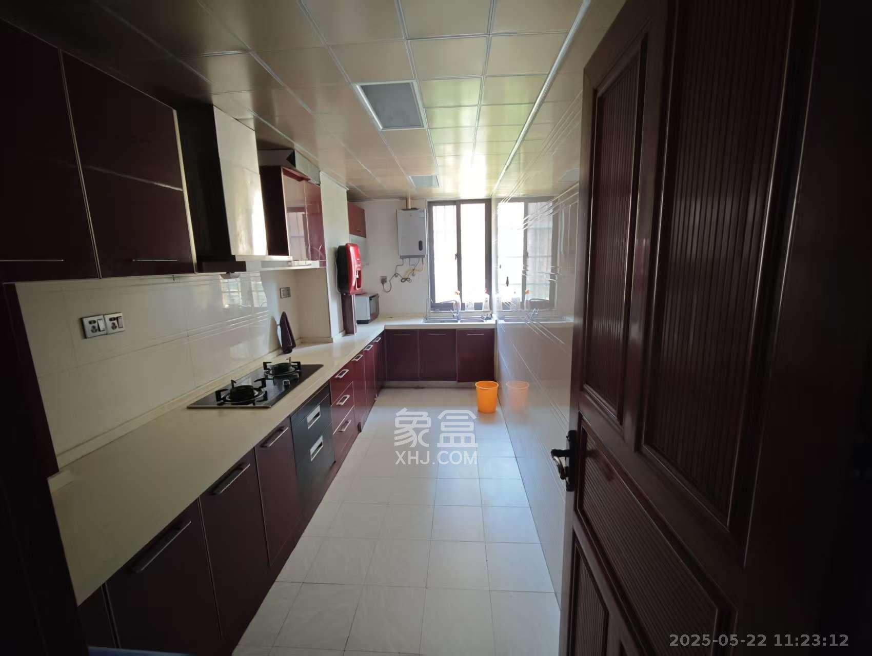 山水嘉园 4室2厅2卫 2300.0元/月 山水嘉园 4室2厅2卫 2300.0元/月室内图