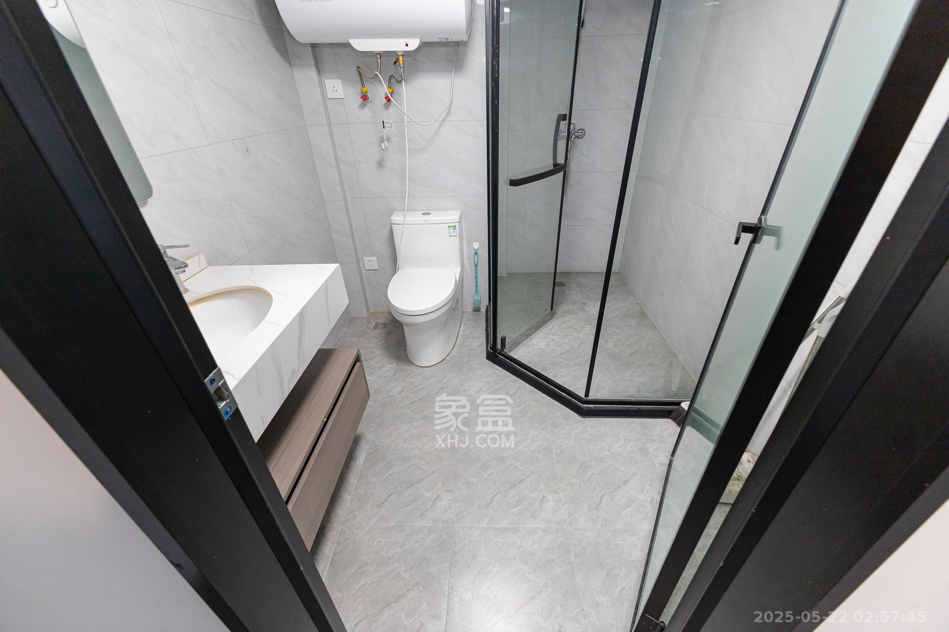 太阳城  2室1厅1卫    40.5万 太阳城  2室1厅1卫    40.5万卫生间