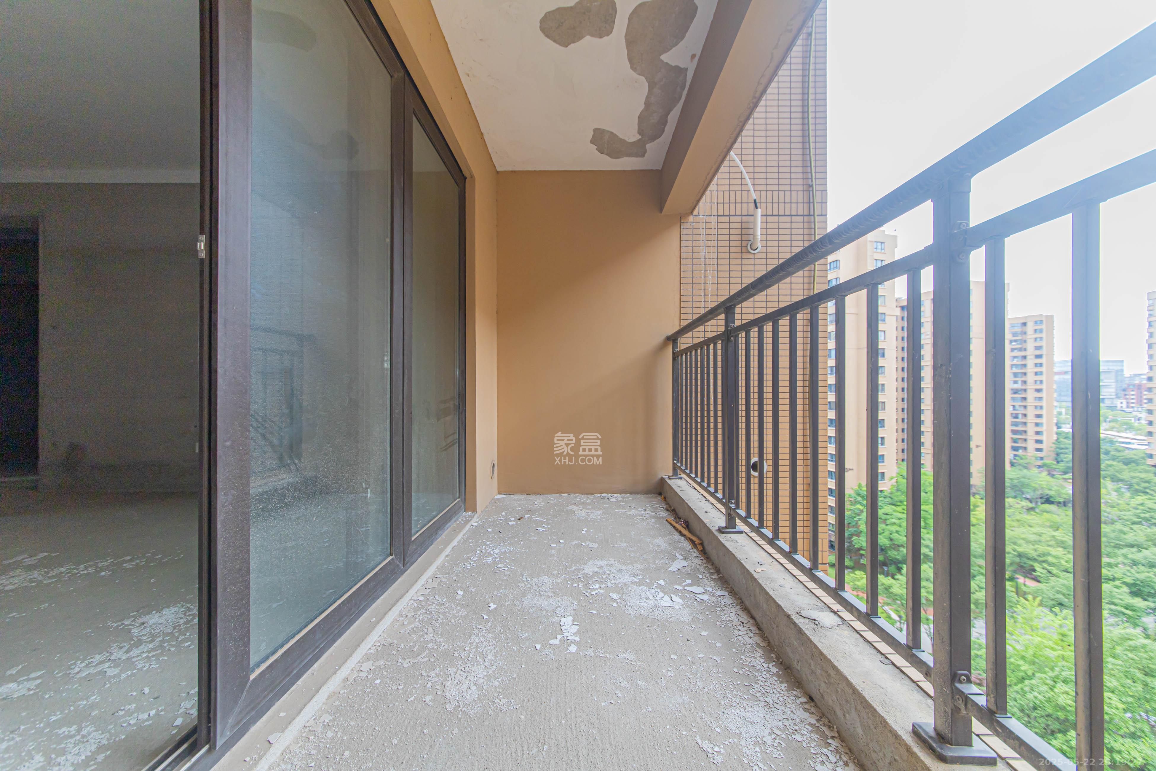 北辰中央公园C区  3室2厅1卫   120.00万阳台