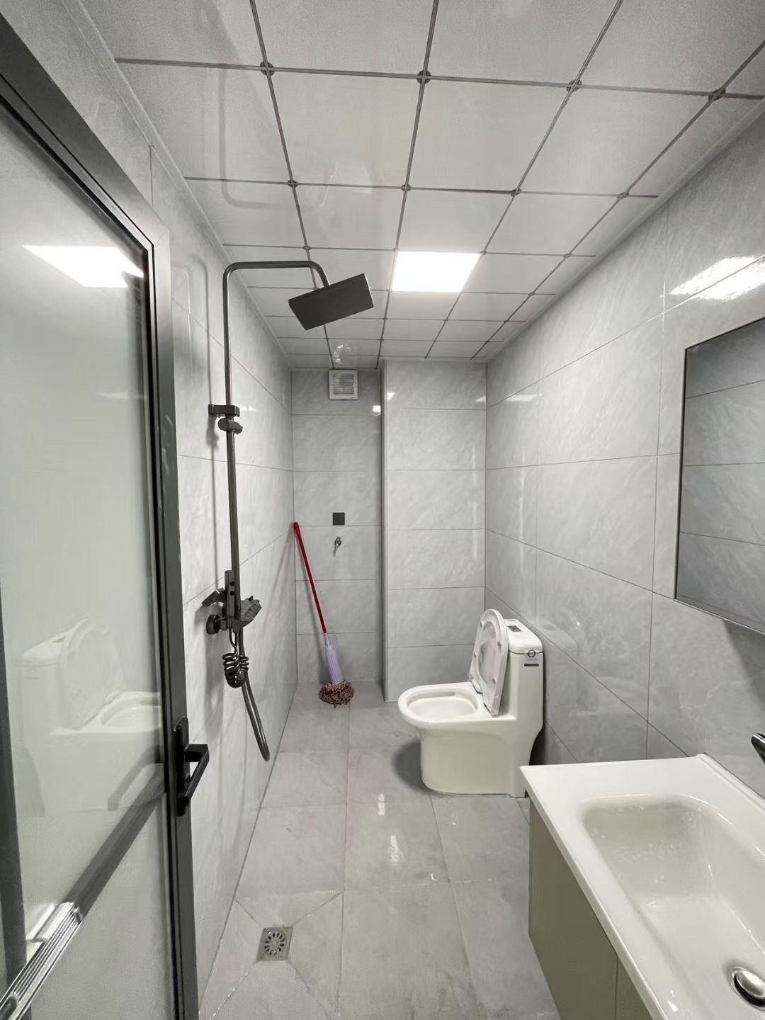 滨江花园(青年路)  2室2厅1卫    79.0万 滨江花园(青年路)  2室2厅1卫    79.0万客厅