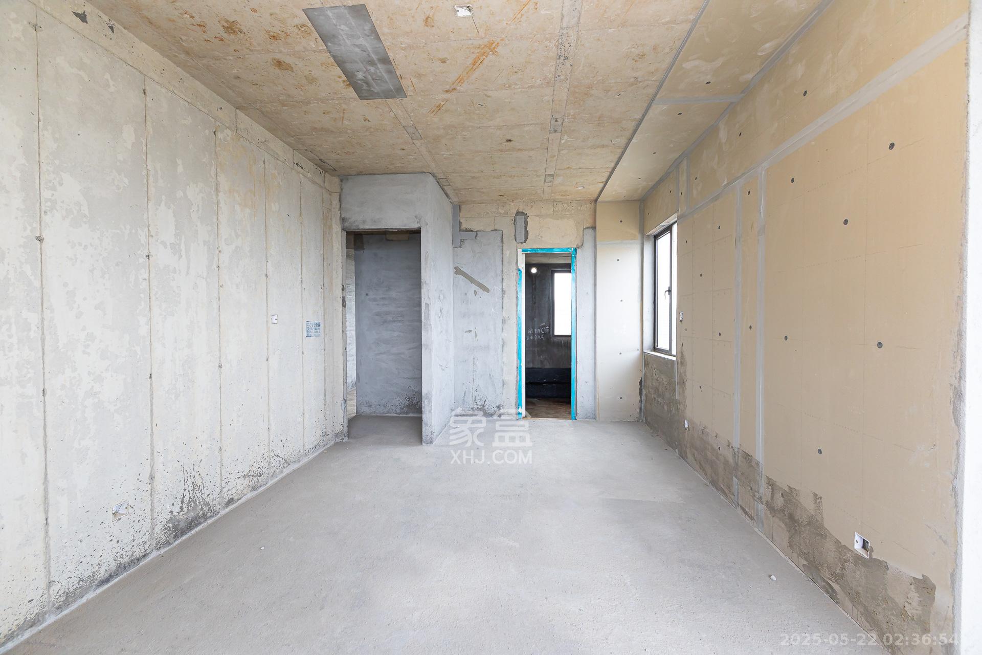 润和湘江天地E区  4室2厅3卫    230.0万 润和湘江天地E区  4室2厅3卫    230.0万卧室