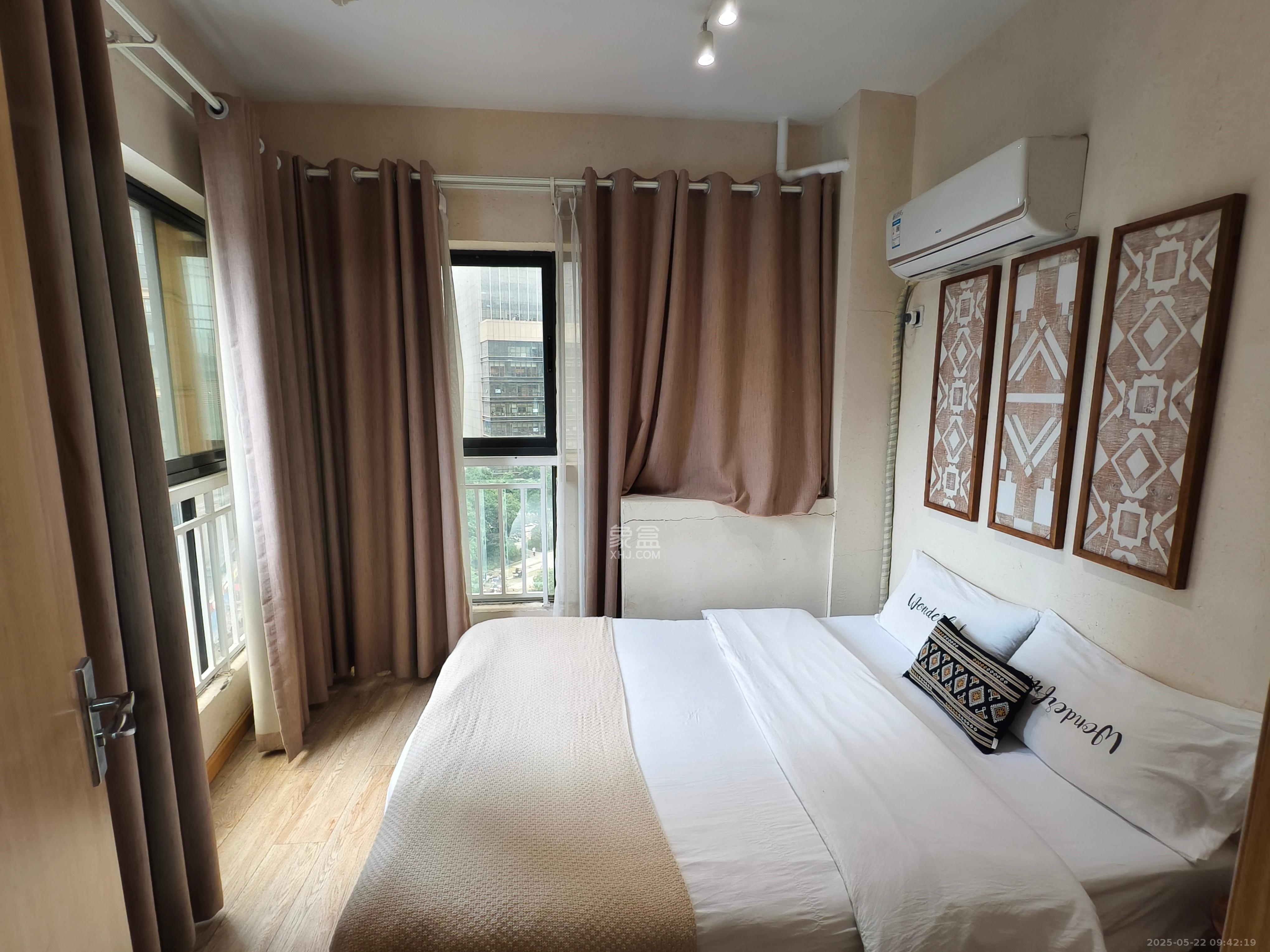 七彩丽都  2室2厅1卫   3300.00元/月室内图