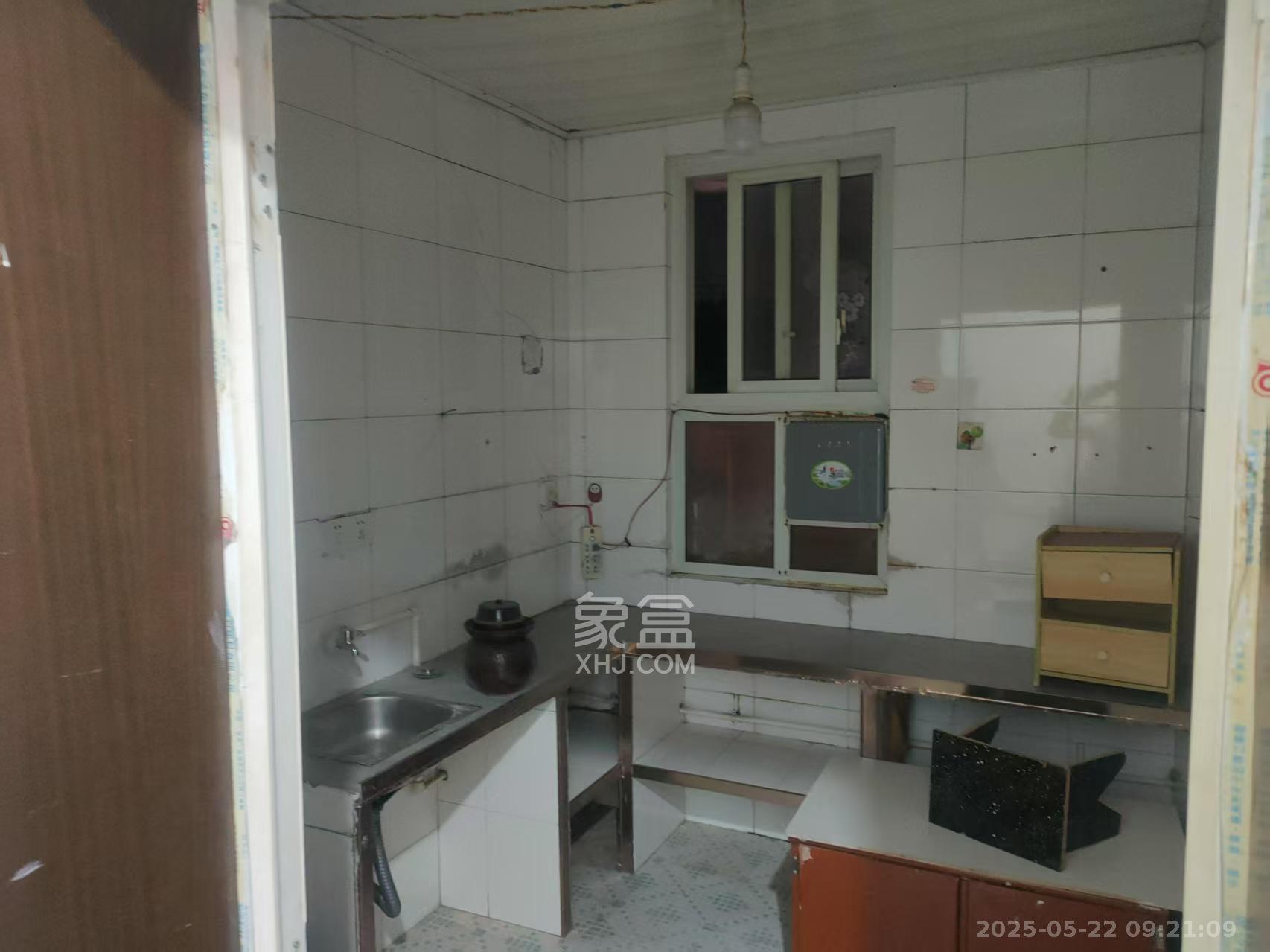 张公岭安置小区 2室1厅1卫 900.0元/月 张公岭安置小区 2室1厅1卫 900.0元/月室内图