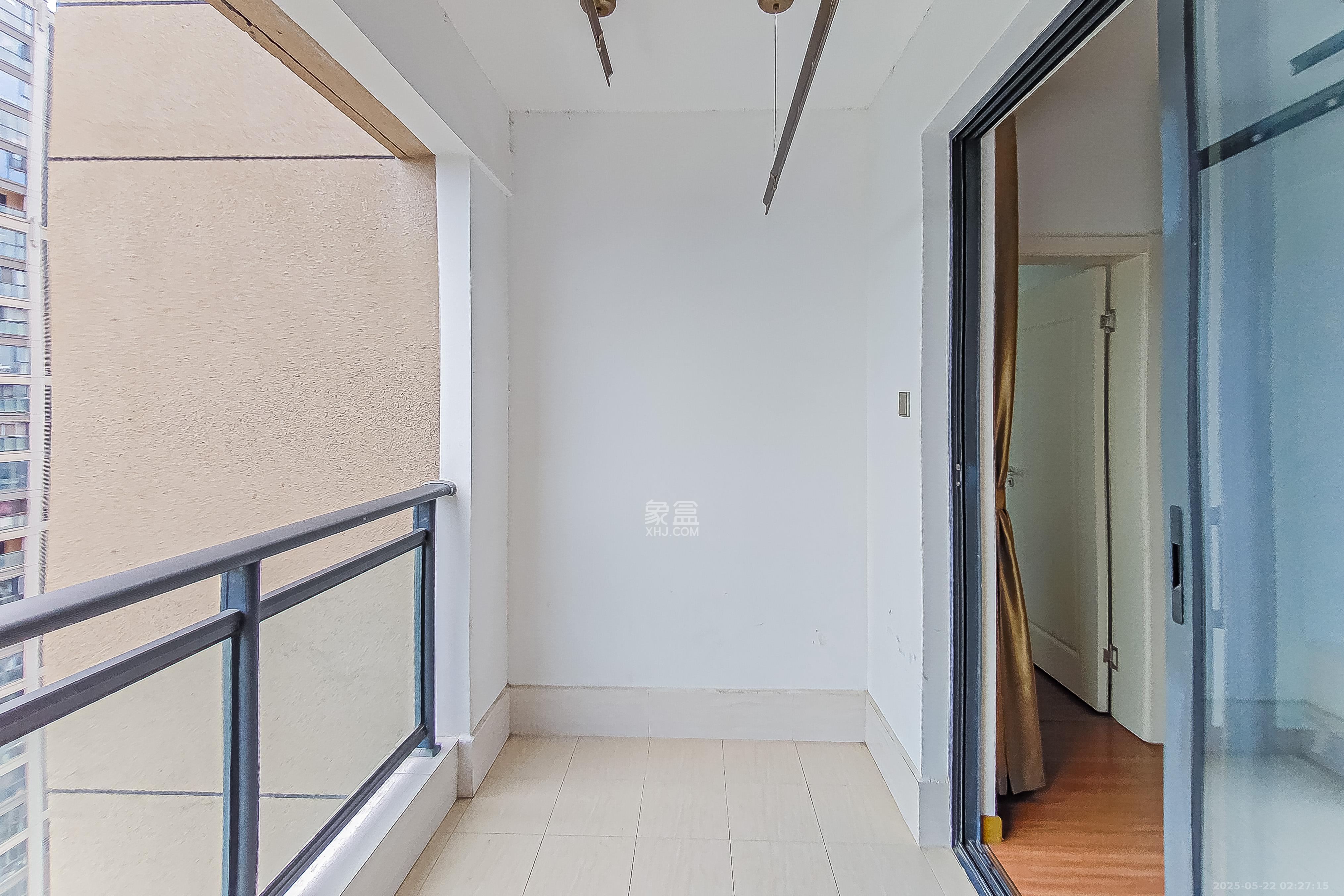 建发中央公园(建发美地) 3室2厅2卫 135.0万 建发中央公园(建发美地) 3室2厅2卫 135.0万阳台