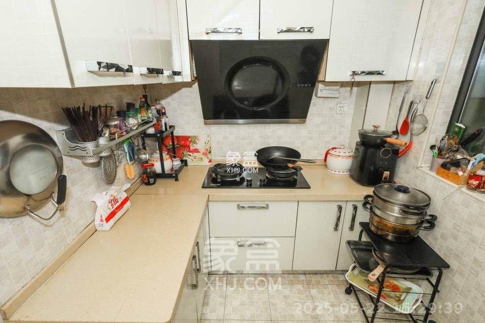 保利麓谷林语A区  4室2厅2卫   3000.00元/月室内图