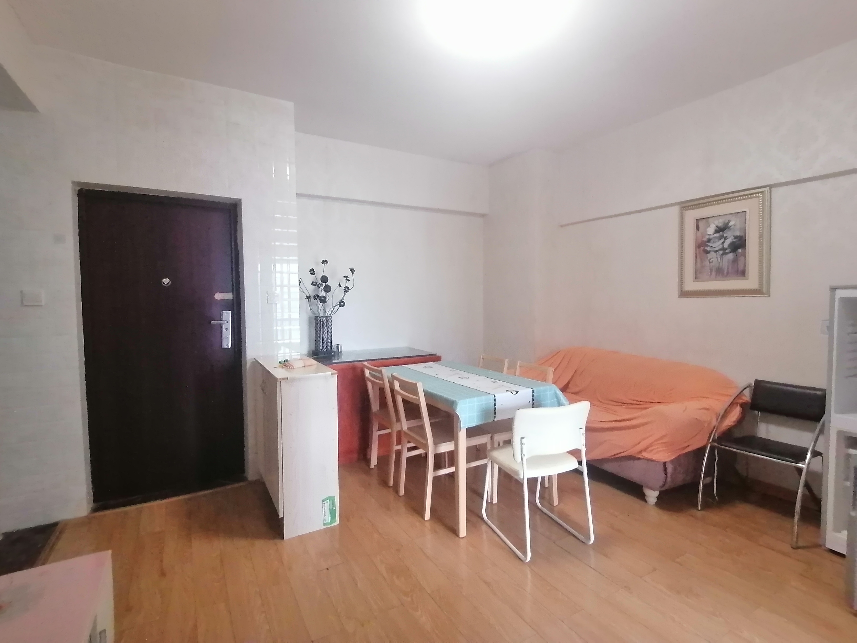 中建国际大厦  2室1厅1卫   1700.00元/月室内图