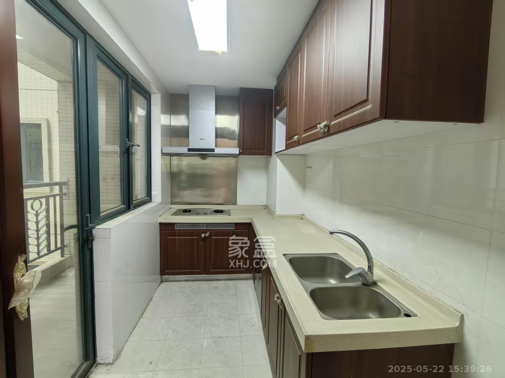 恒大城 4室2厅2卫 2400.0元/月 恒大城 4室2厅2卫 2400.0元/月室内图