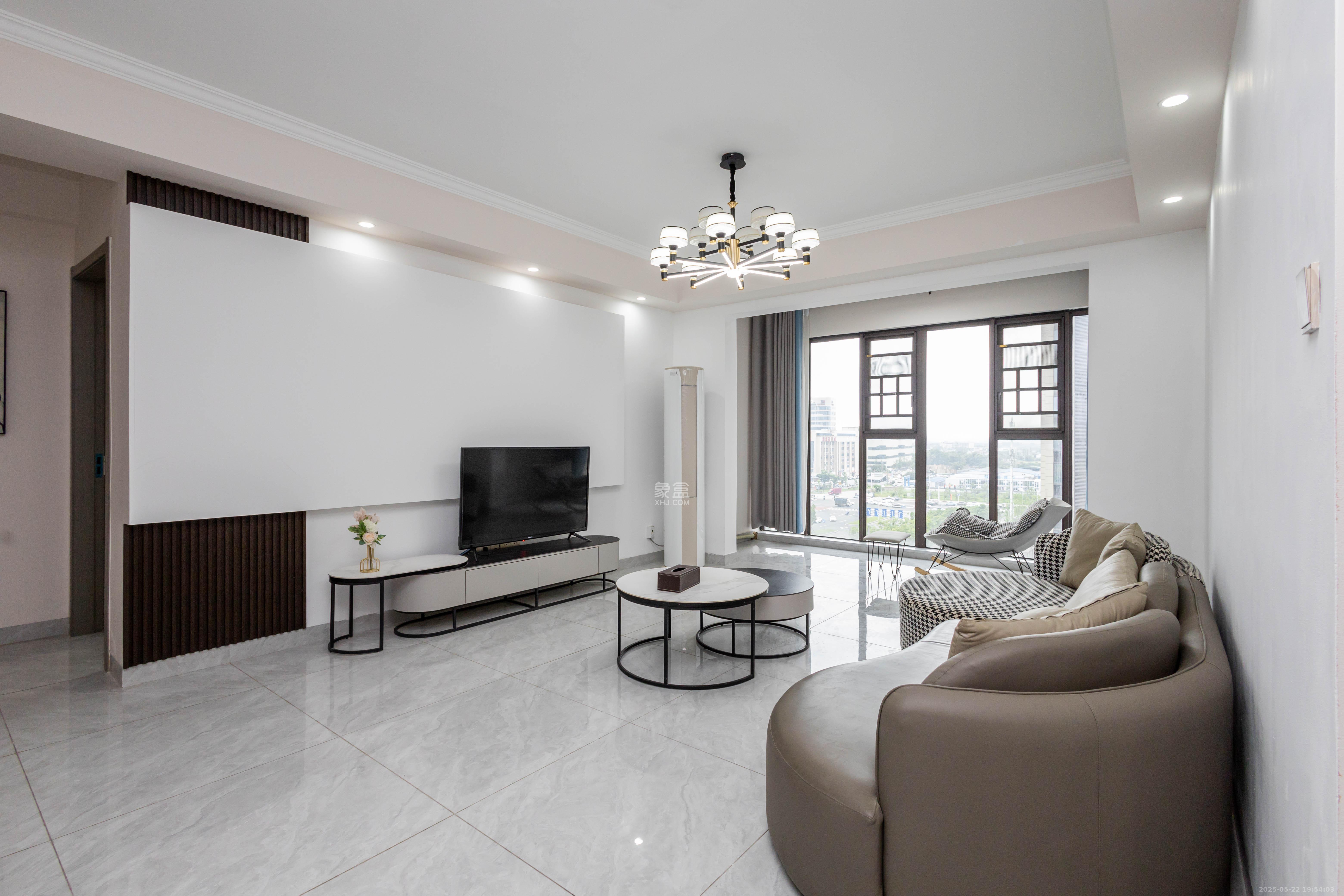 湘域芯城一期 3室2厅2卫 112.0万 湘域芯城一期 3室2厅2卫 112.0万客厅