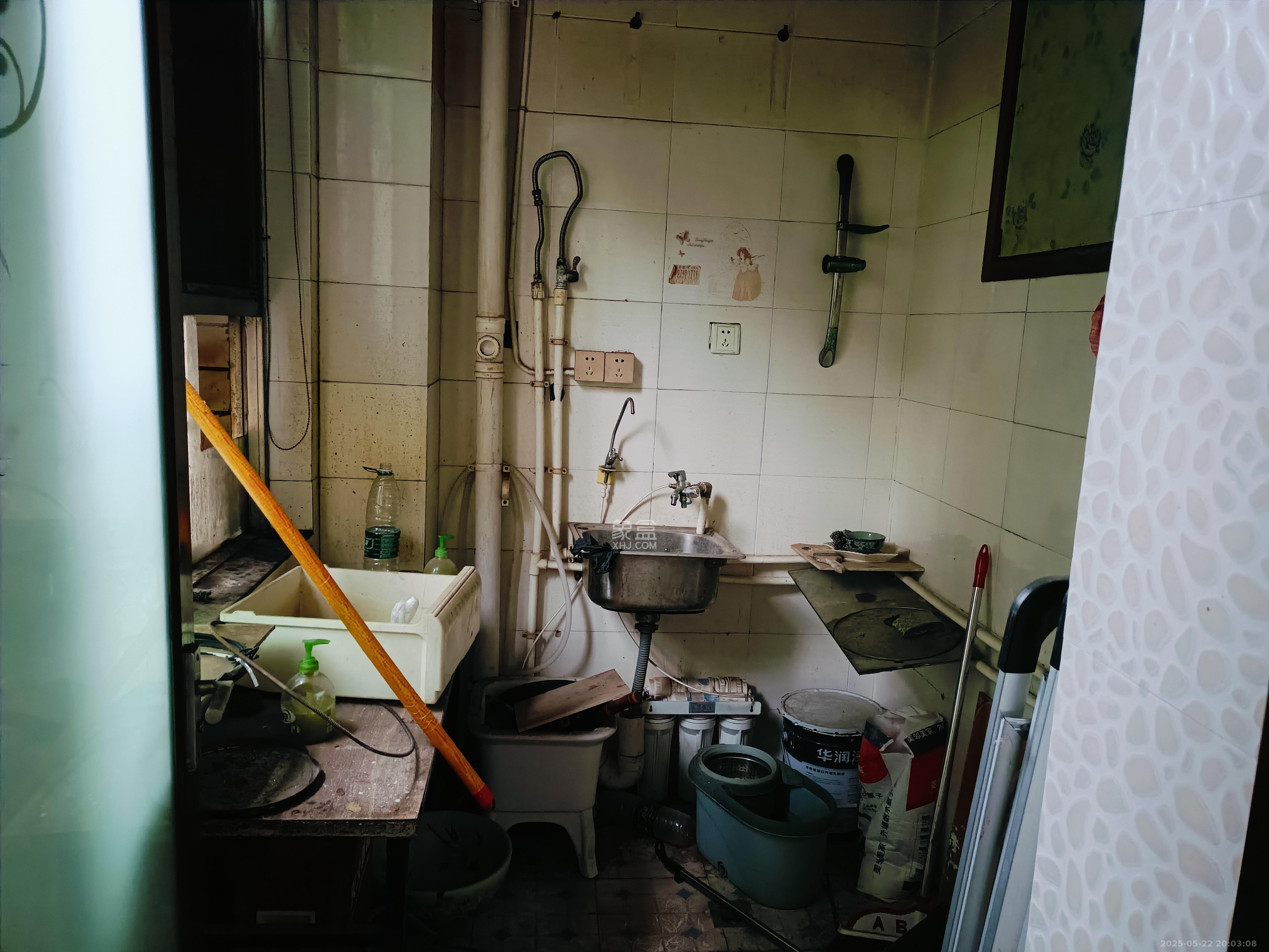 泉塘小区 5室1厅1卫 3000.0元/月 泉塘小区 5室1厅1卫 3000.0元/月室内图