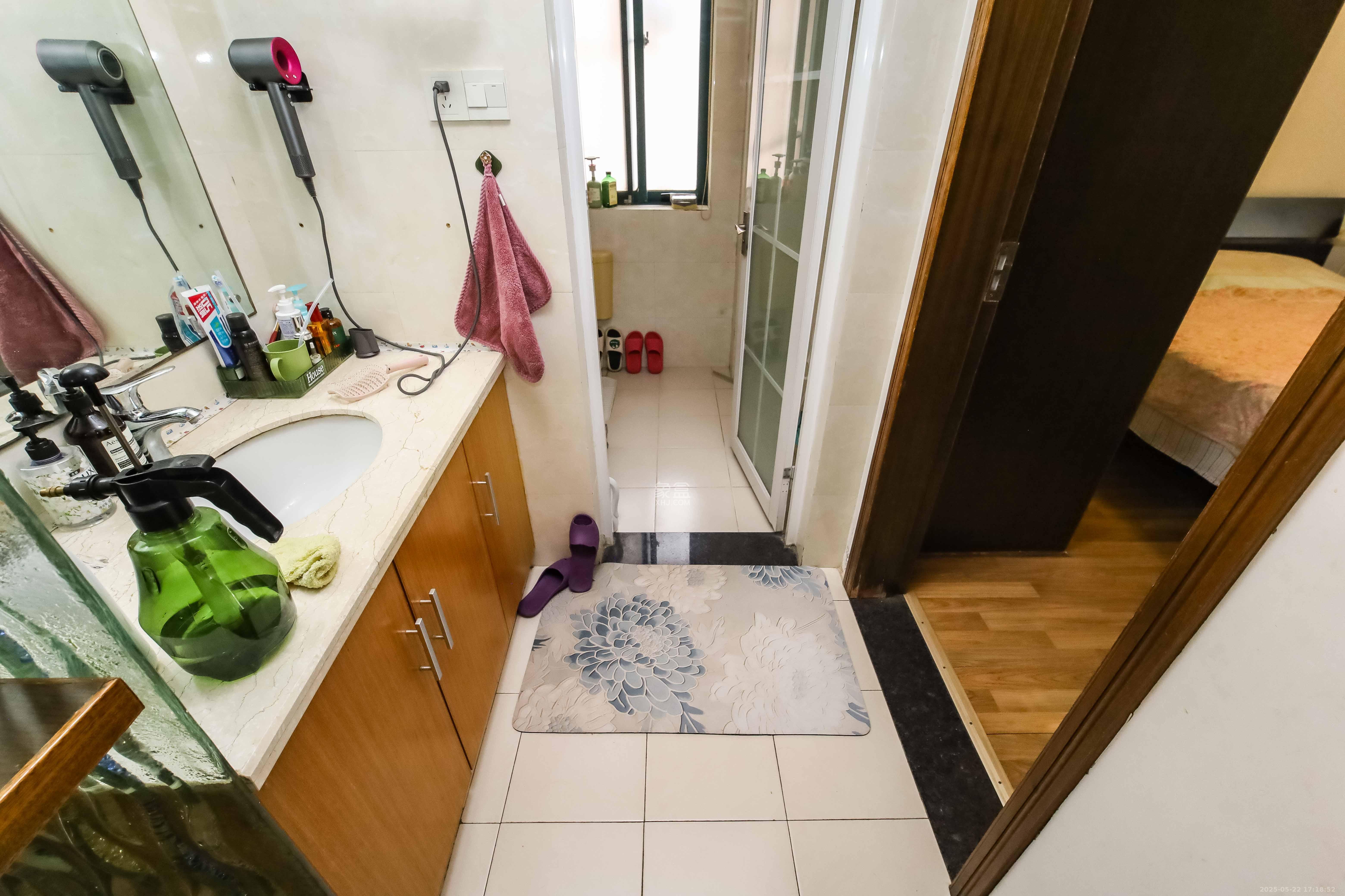 东方新城 3室1厅2卫 85.0万 东方新城 3室1厅2卫 85.0万卫生间