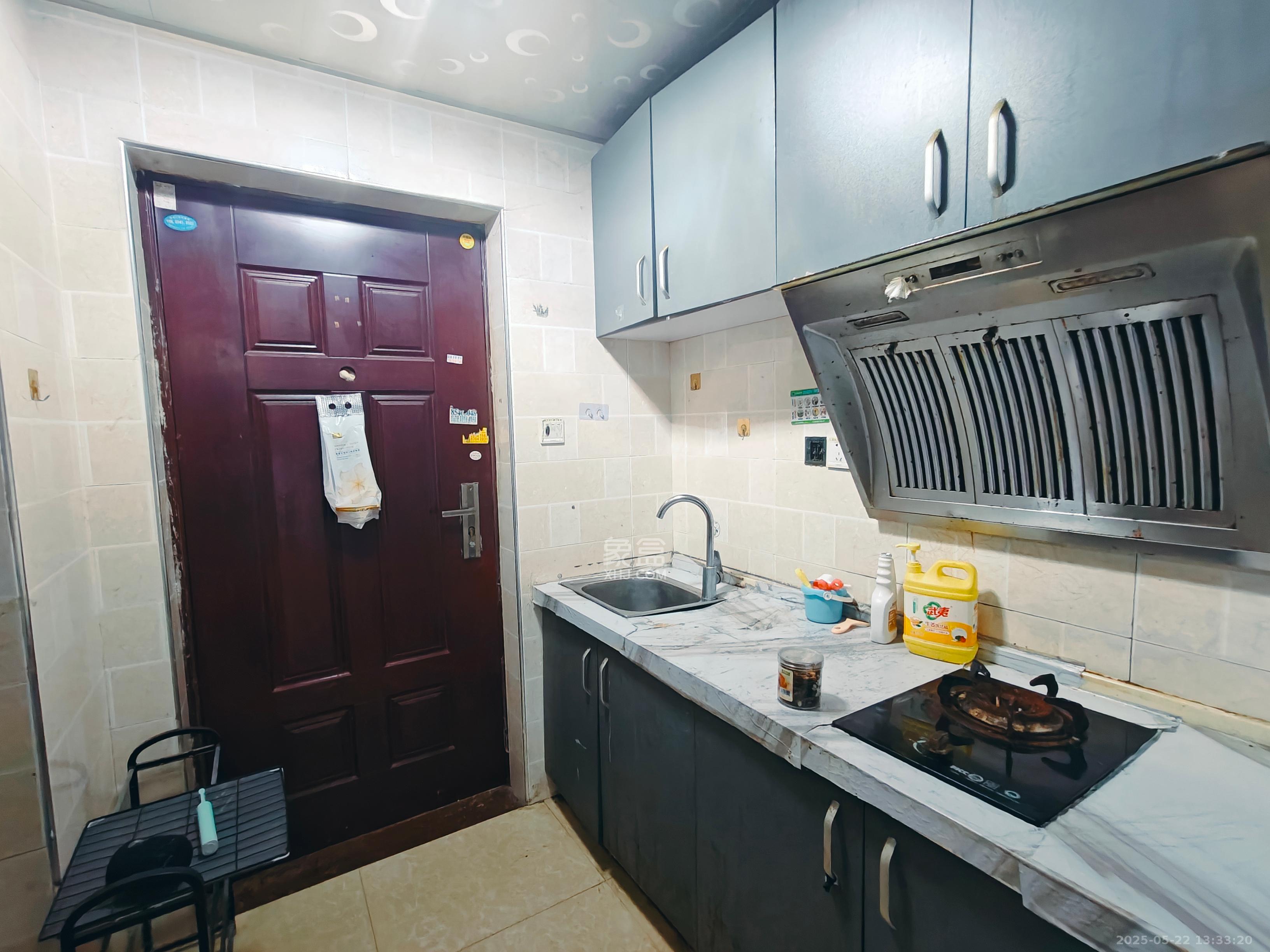 尊邸华庭 1室1厅1卫 1200.0元/月 尊邸华庭 1室1厅1卫 1200.0元/月室内图