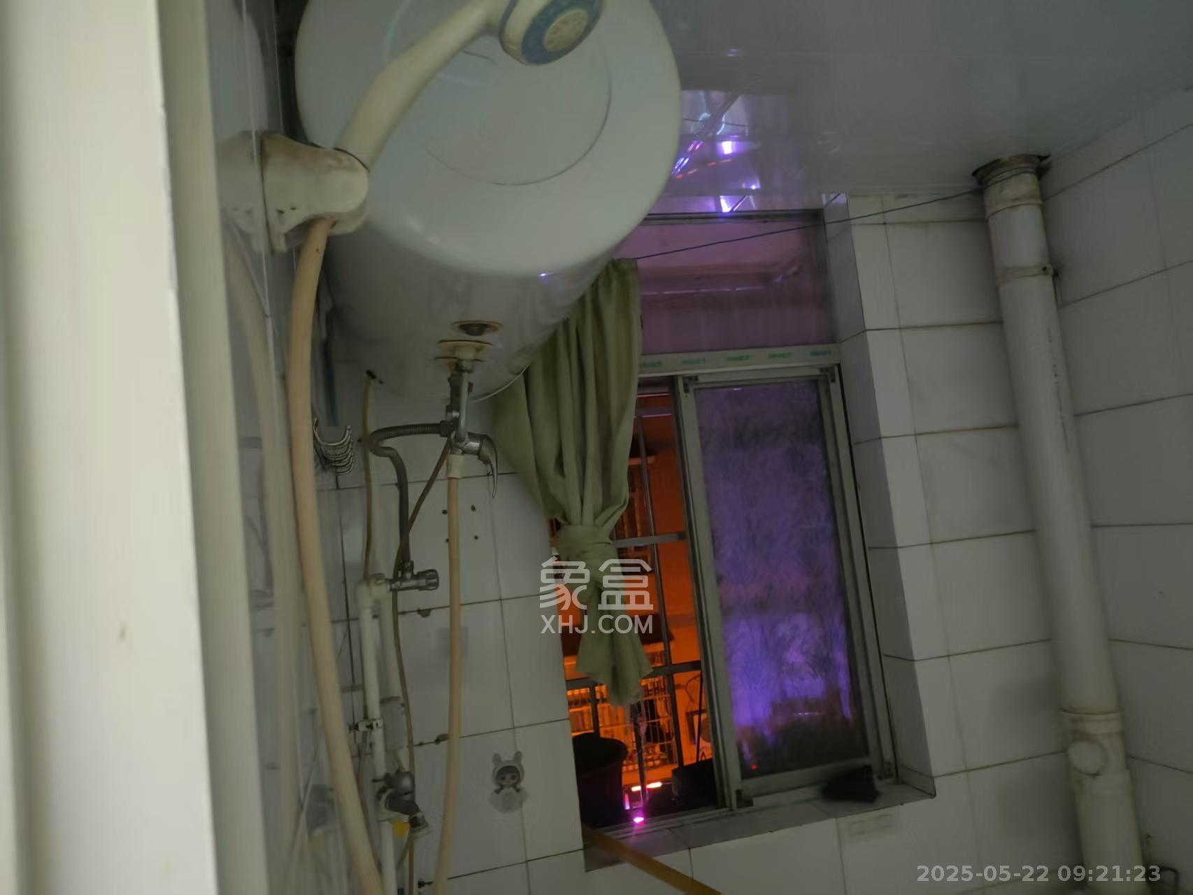 张公岭安置小区 2室1厅1卫 900.0元/月 张公岭安置小区 2室1厅1卫 900.0元/月室内图