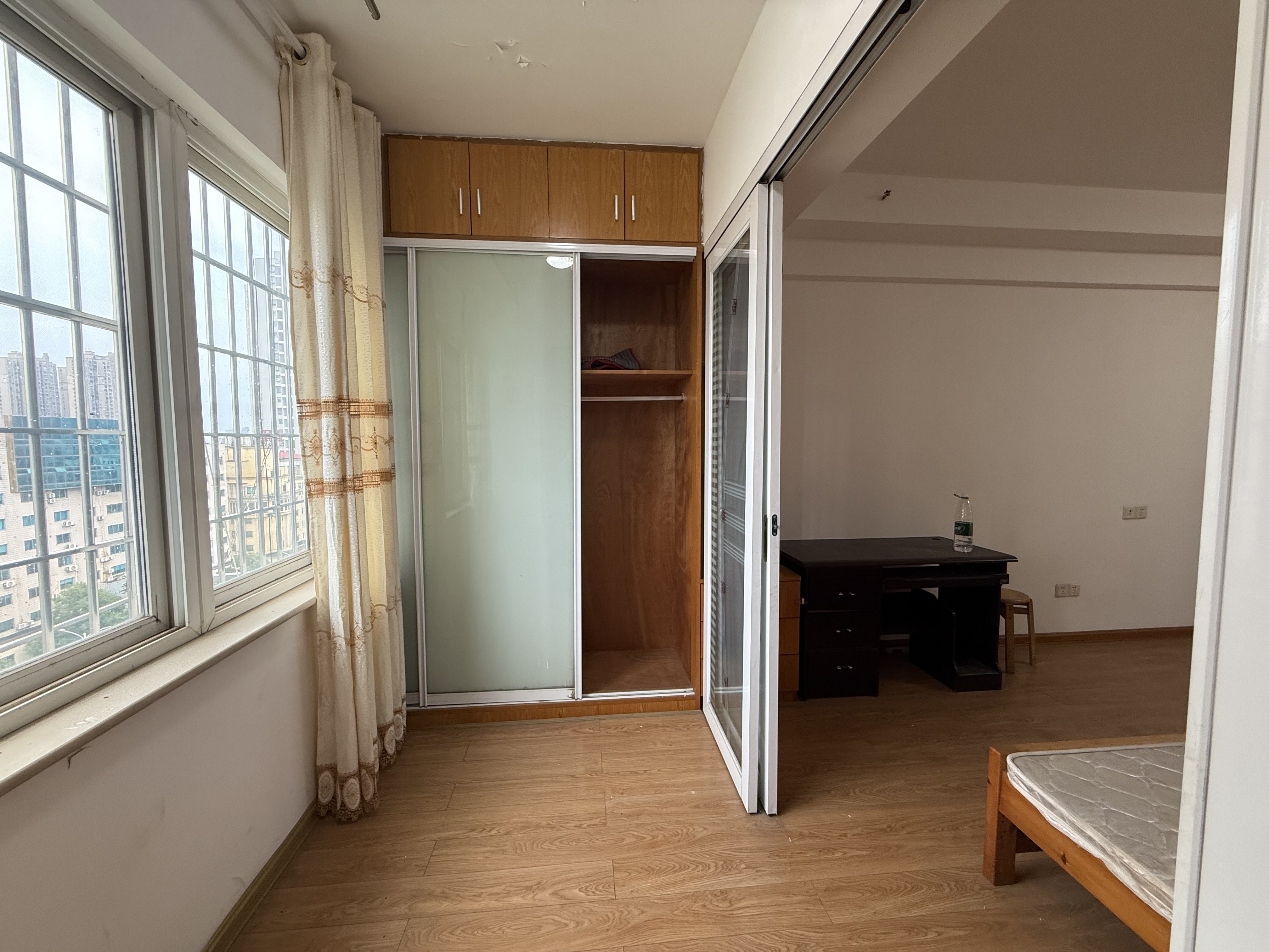 姑苏名园 1室1厅1卫 21.8万 姑苏名园 1室1厅1卫 21.8万客厅