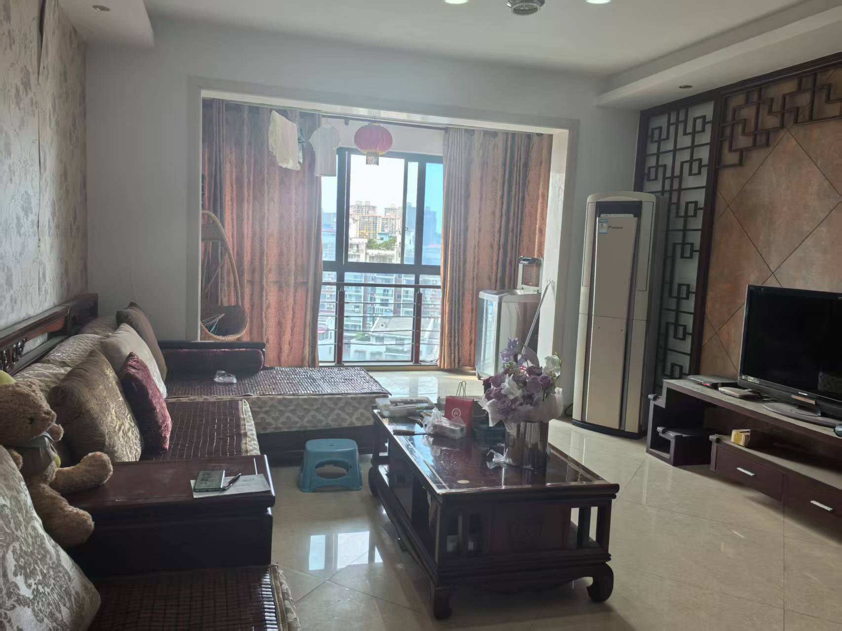 兰贵园 3室2厅2卫 2500.0元/月 兰贵园 3室2厅2卫 2500.0元/月户型图