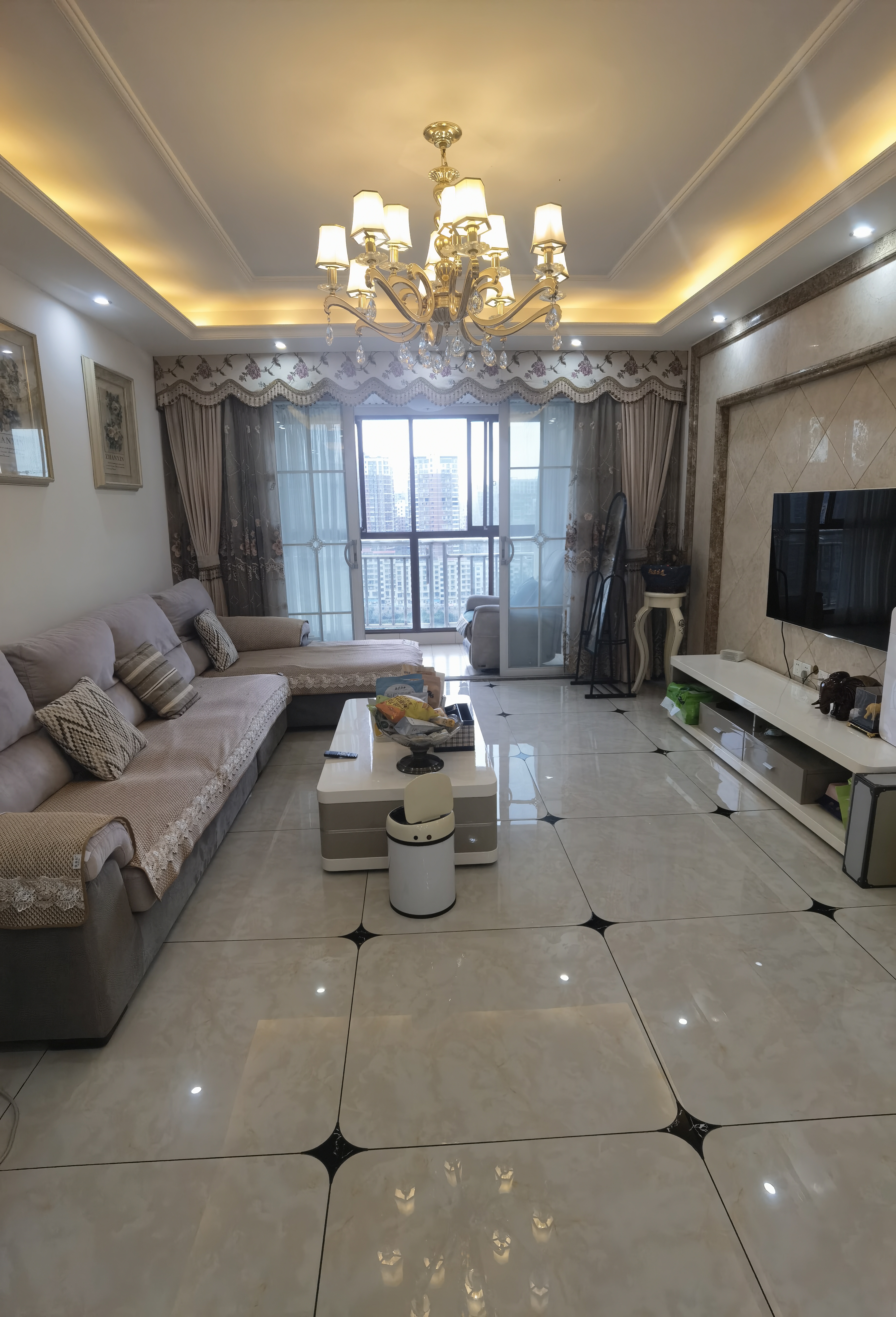 新概念 3室2厅2卫 69.8万 新概念 3室2厅2卫 69.8万客厅