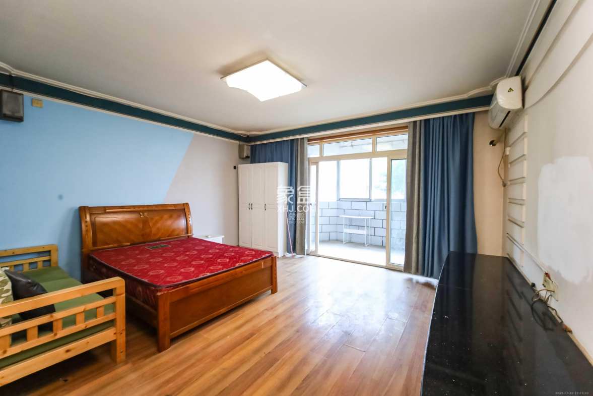 德政园  3室2厅1卫    54.0万 德政园  3室2厅1卫    54.0万卧室